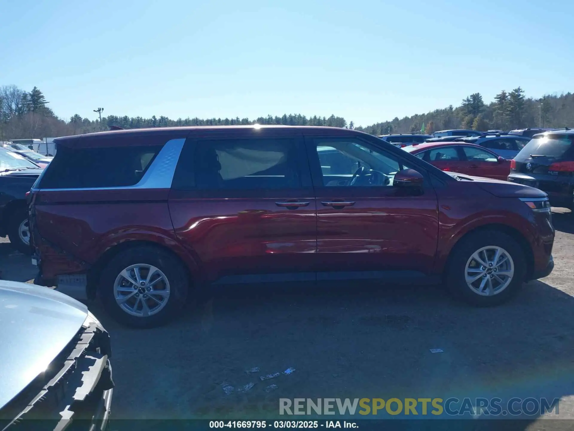 14 Photograph of a damaged car KNDNB4H39R6441013 KIA CARNIVAL MPV 2024