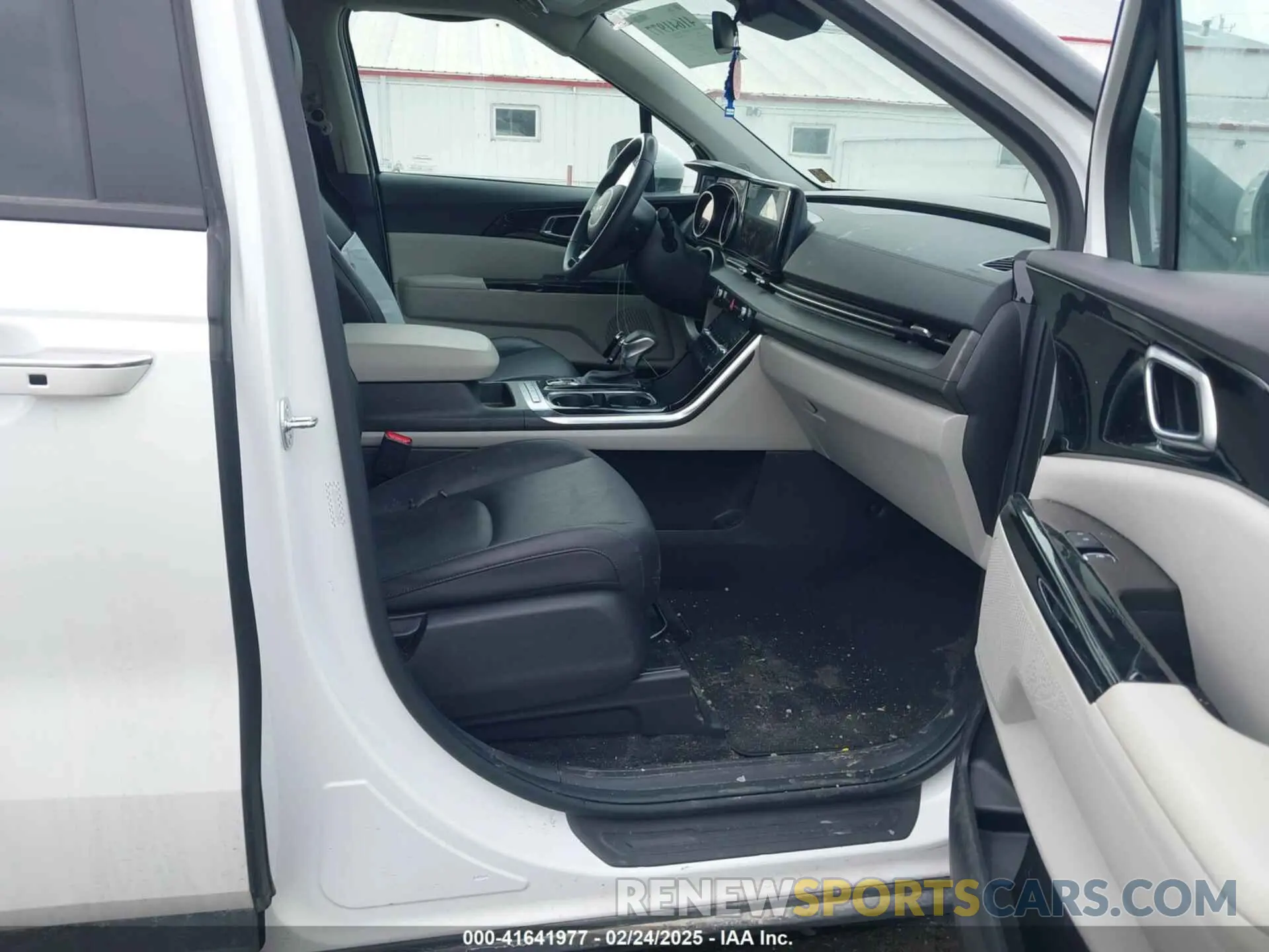 5 Фотография поврежденного автомобиля KNDNC5H30R6378404 KIA CARNIVAL MPV 2024