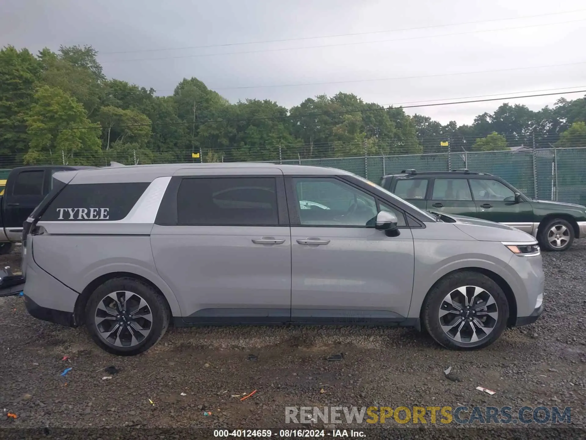 14 Photograph of a damaged car KNDNC5H31R6377648 KIA CARNIVAL MPV 2024