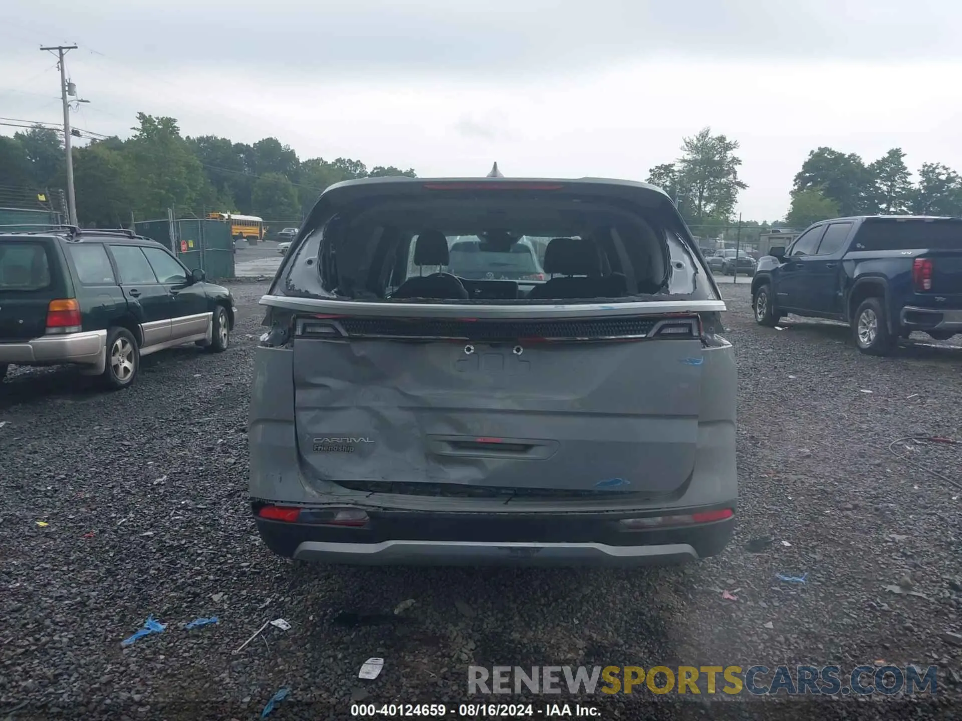 17 Photograph of a damaged car KNDNC5H31R6377648 KIA CARNIVAL MPV 2024