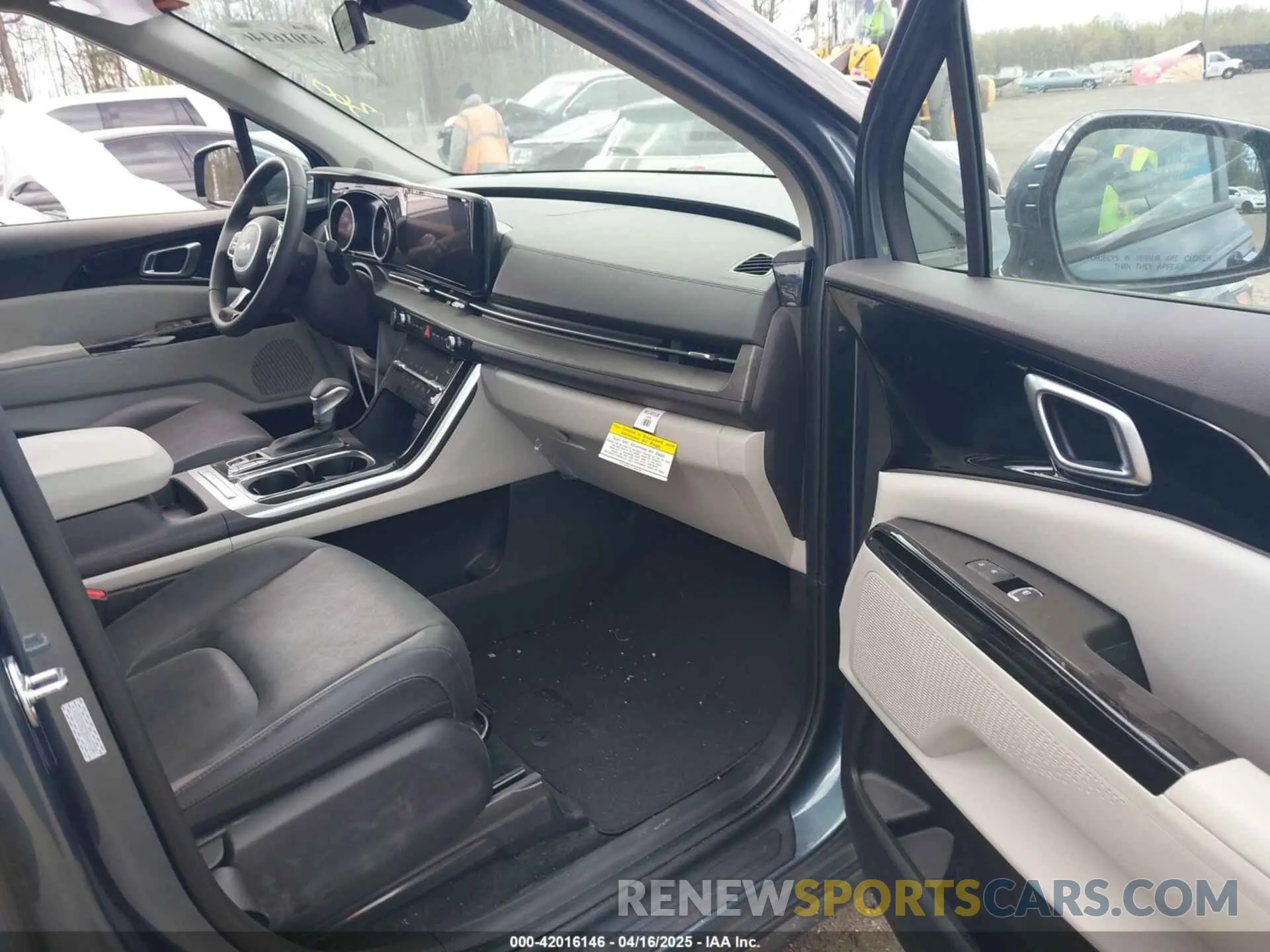 5 Photograph of a damaged car KNDNC5H33R6449398 KIA CARNIVAL MPV 2024
