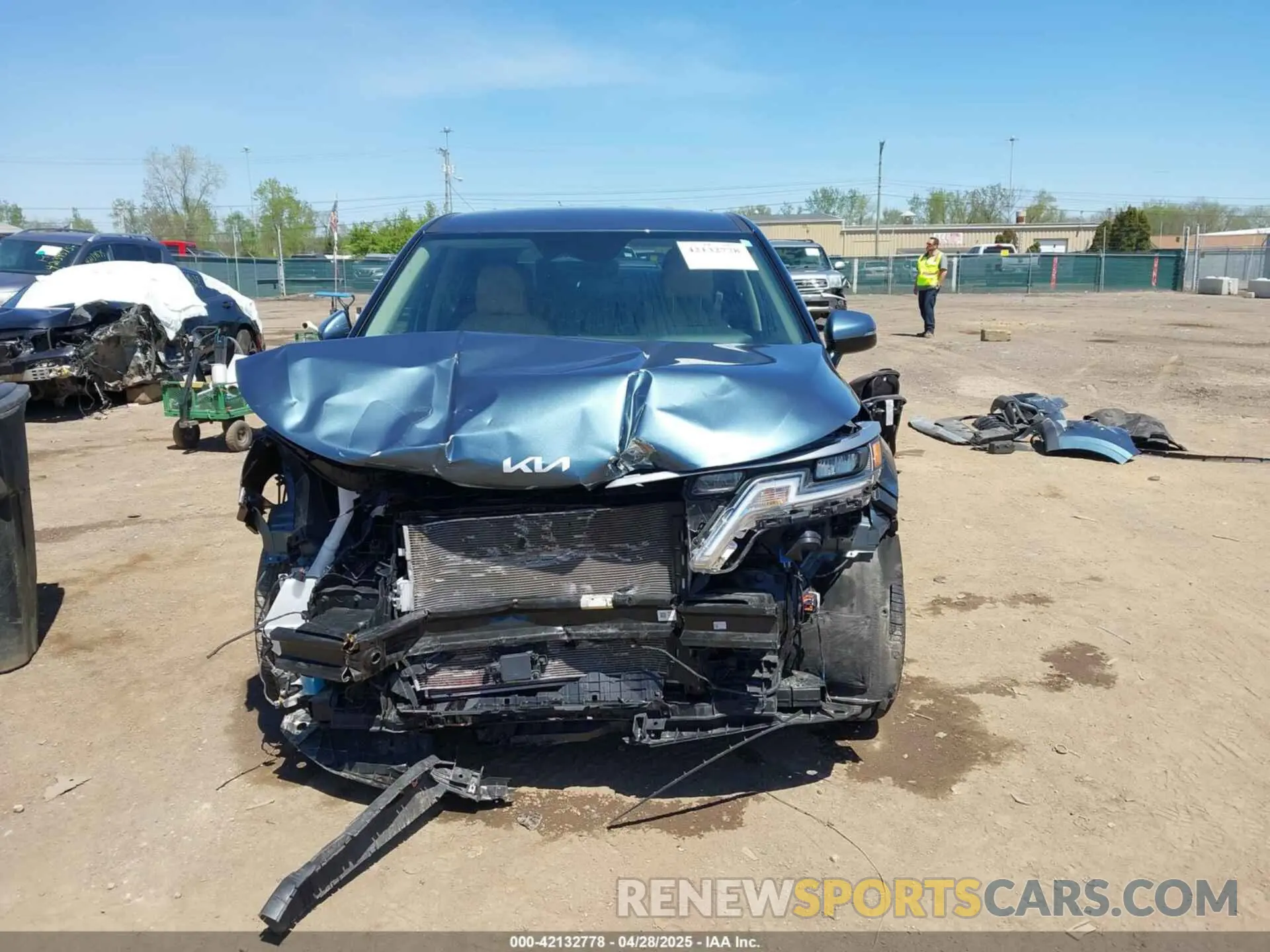13 Photograph of a damaged car KNDNC5H34R6377269 KIA CARNIVAL MPV 2024
