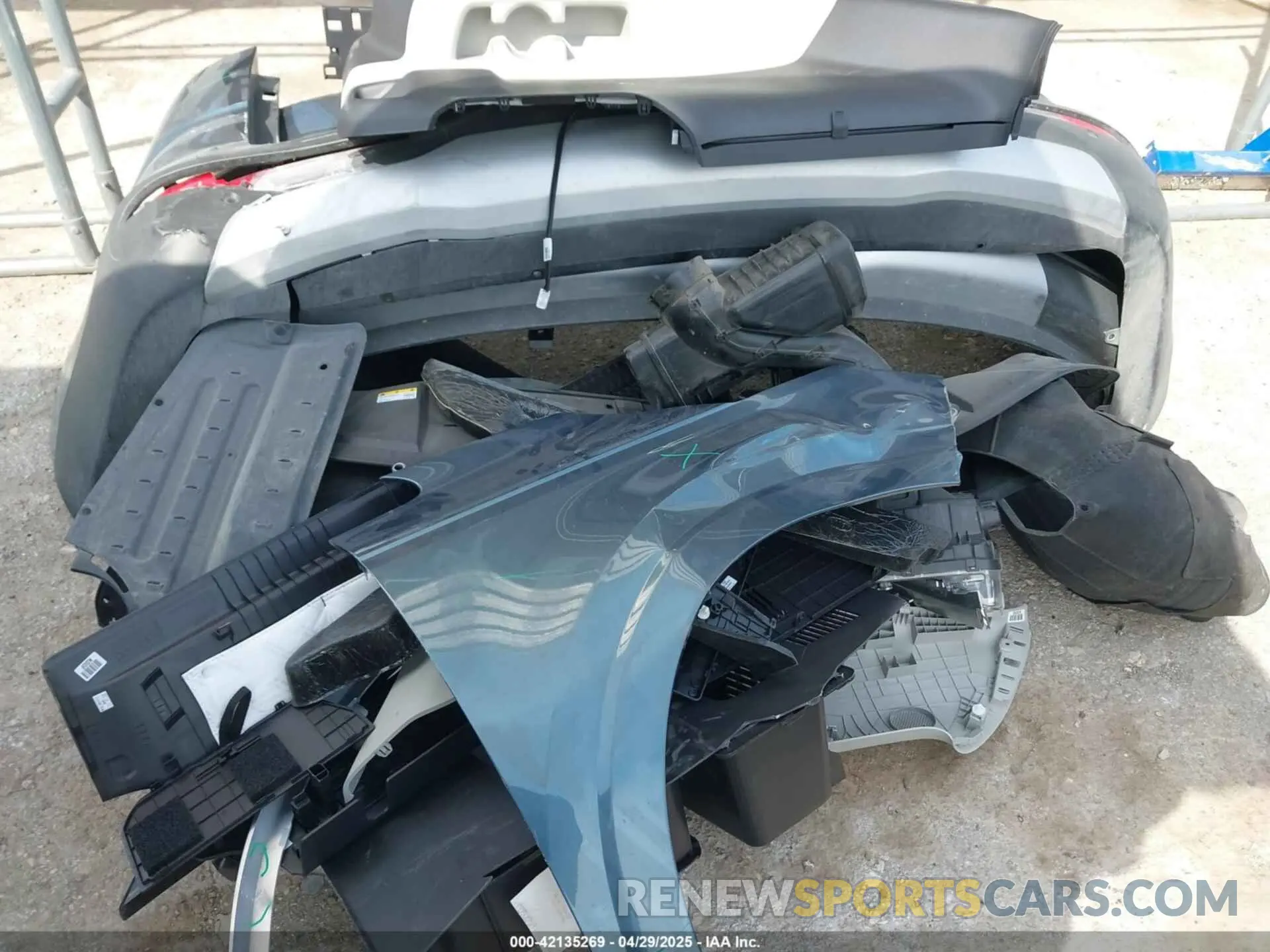12 Фотография поврежденного автомобиля KNDNC5H36R6386572 KIA CARNIVAL MPV 2024