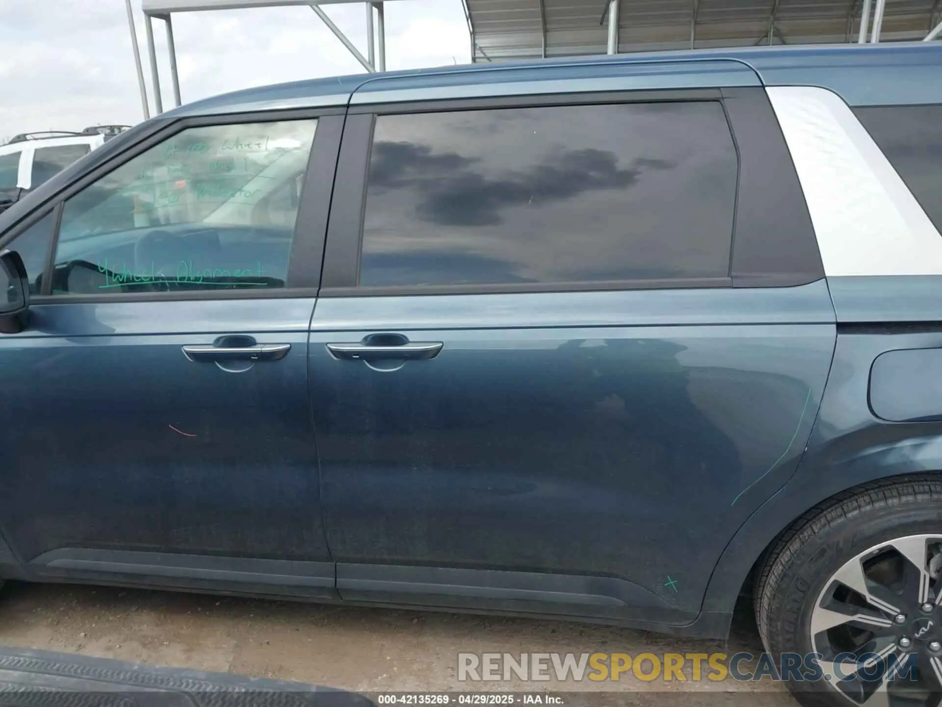 15 Фотография поврежденного автомобиля KNDNC5H36R6386572 KIA CARNIVAL MPV 2024
