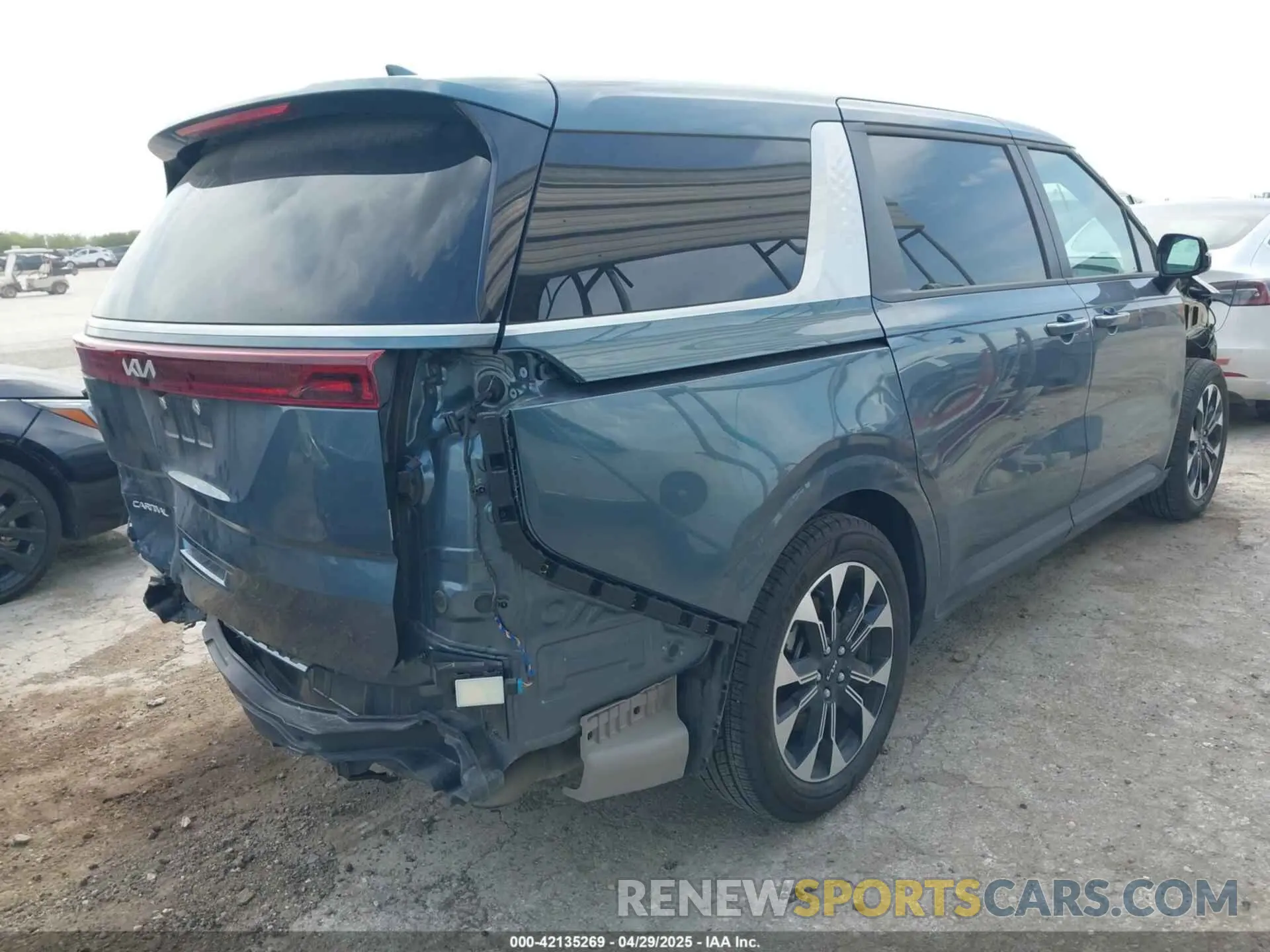 4 Фотография поврежденного автомобиля KNDNC5H36R6386572 KIA CARNIVAL MPV 2024