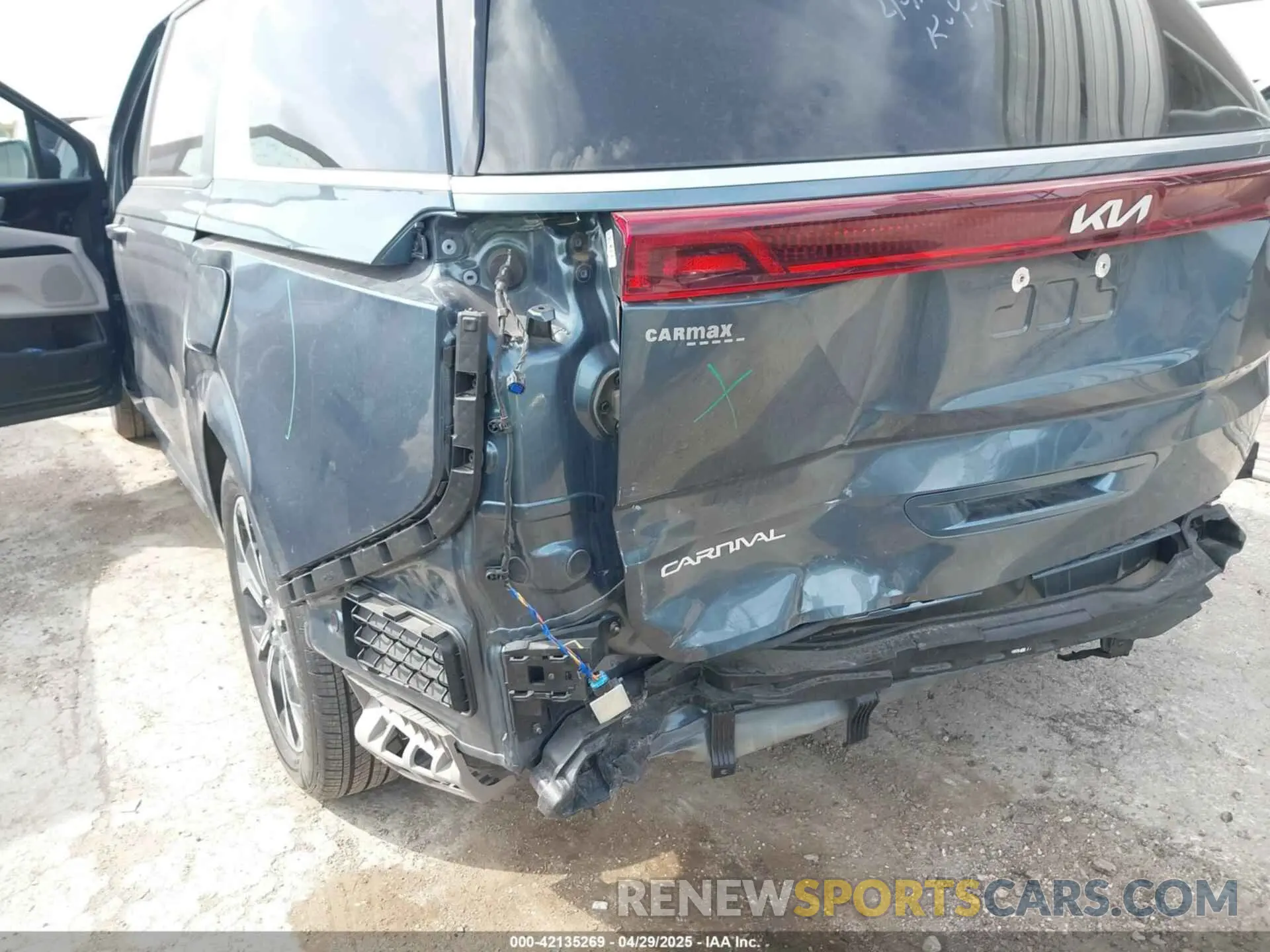 6 Фотография поврежденного автомобиля KNDNC5H36R6386572 KIA CARNIVAL MPV 2024