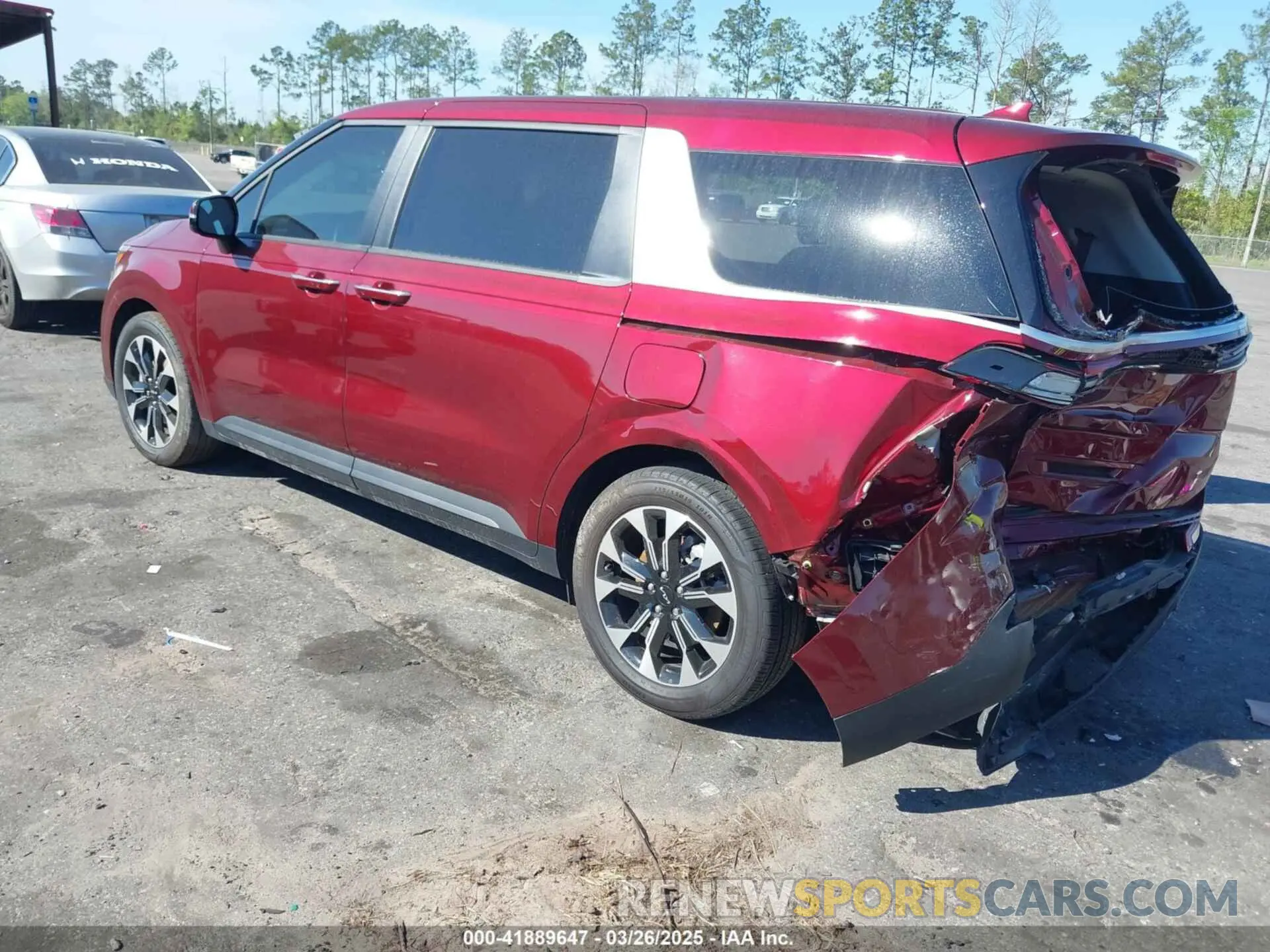 3 Фотография поврежденного автомобиля KNDNC5H37R6390534 KIA CARNIVAL MPV 2024