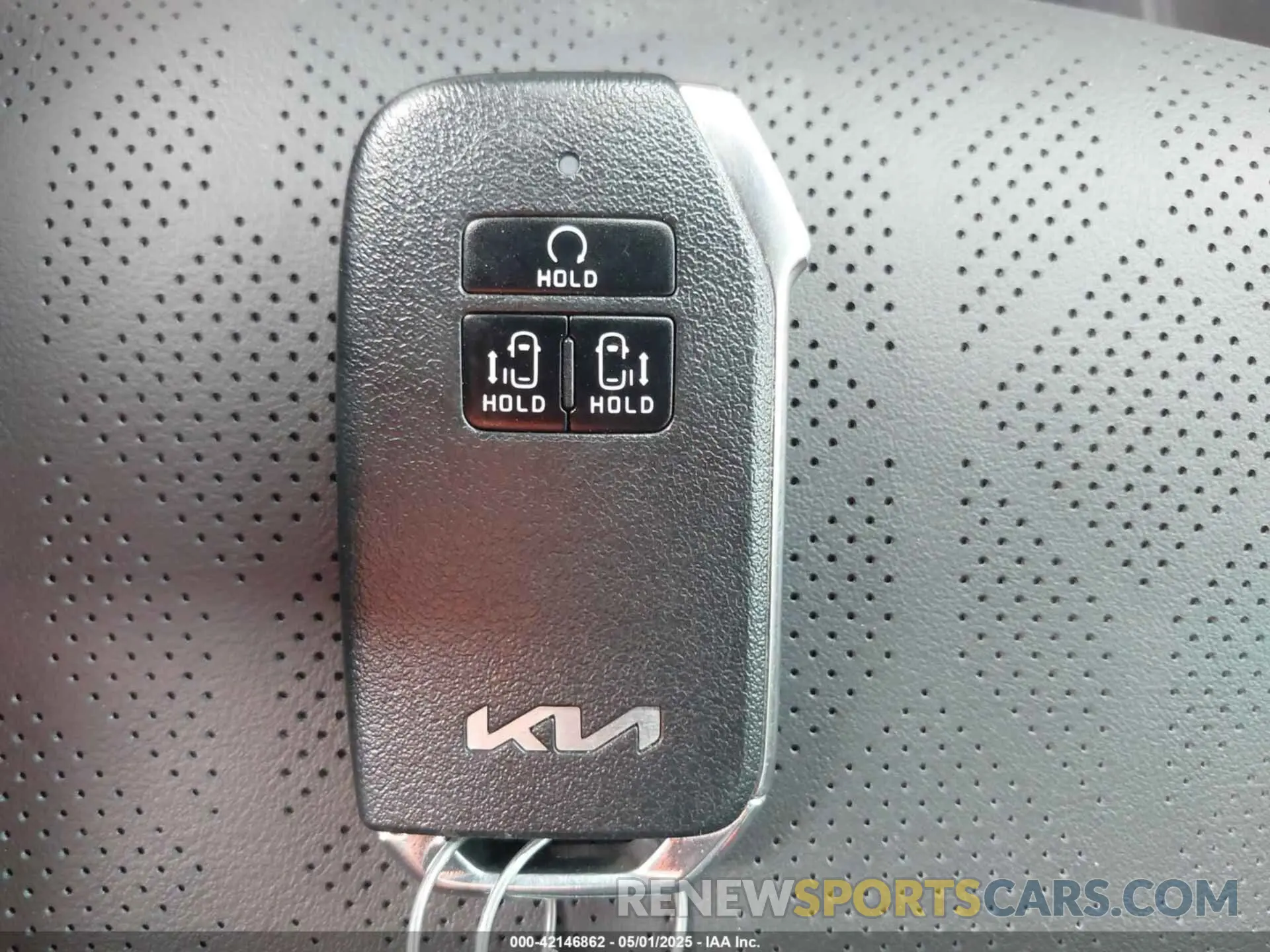 11 Фотография поврежденного автомобиля KNDNC5H38R6450739 KIA CARNIVAL MPV 2024
