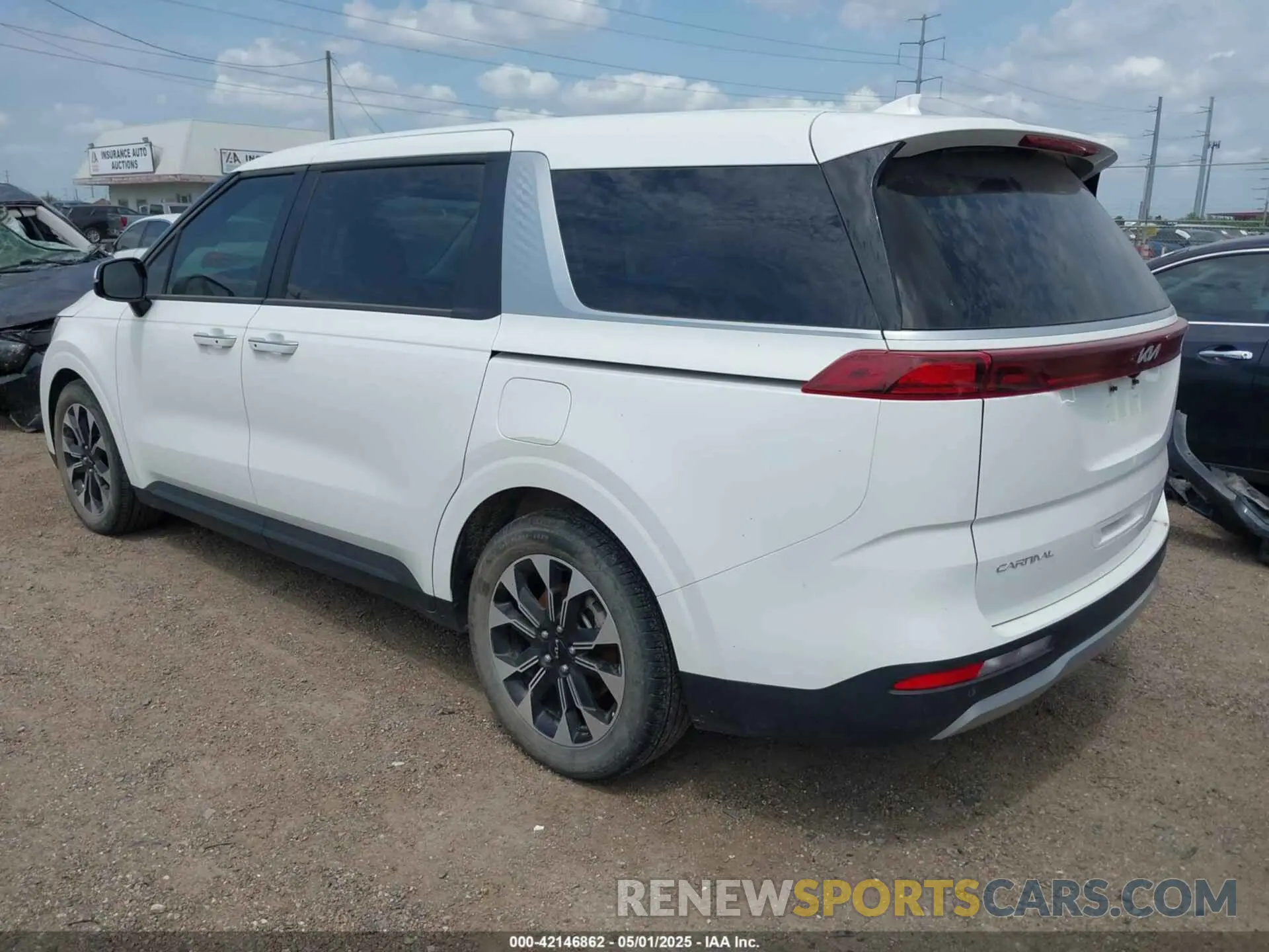 3 Фотография поврежденного автомобиля KNDNC5H38R6450739 KIA CARNIVAL MPV 2024