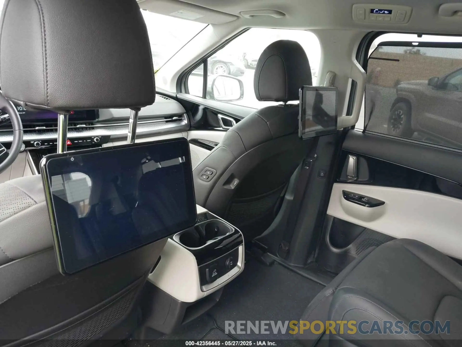 18 Фотография поврежденного автомобиля KNDNE5H34R6385298 KIA CARNIVAL MPV 2024