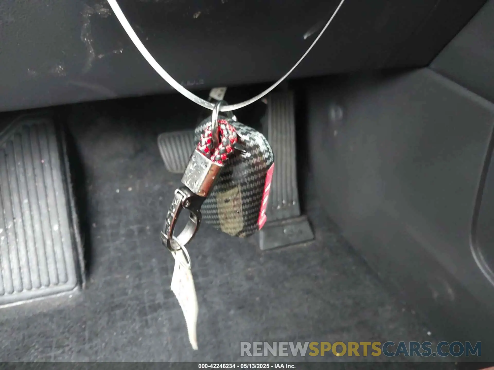 11 Photograph of a damaged car KNDNE5H37R6343711 KIA CARNIVAL MPV 2024
