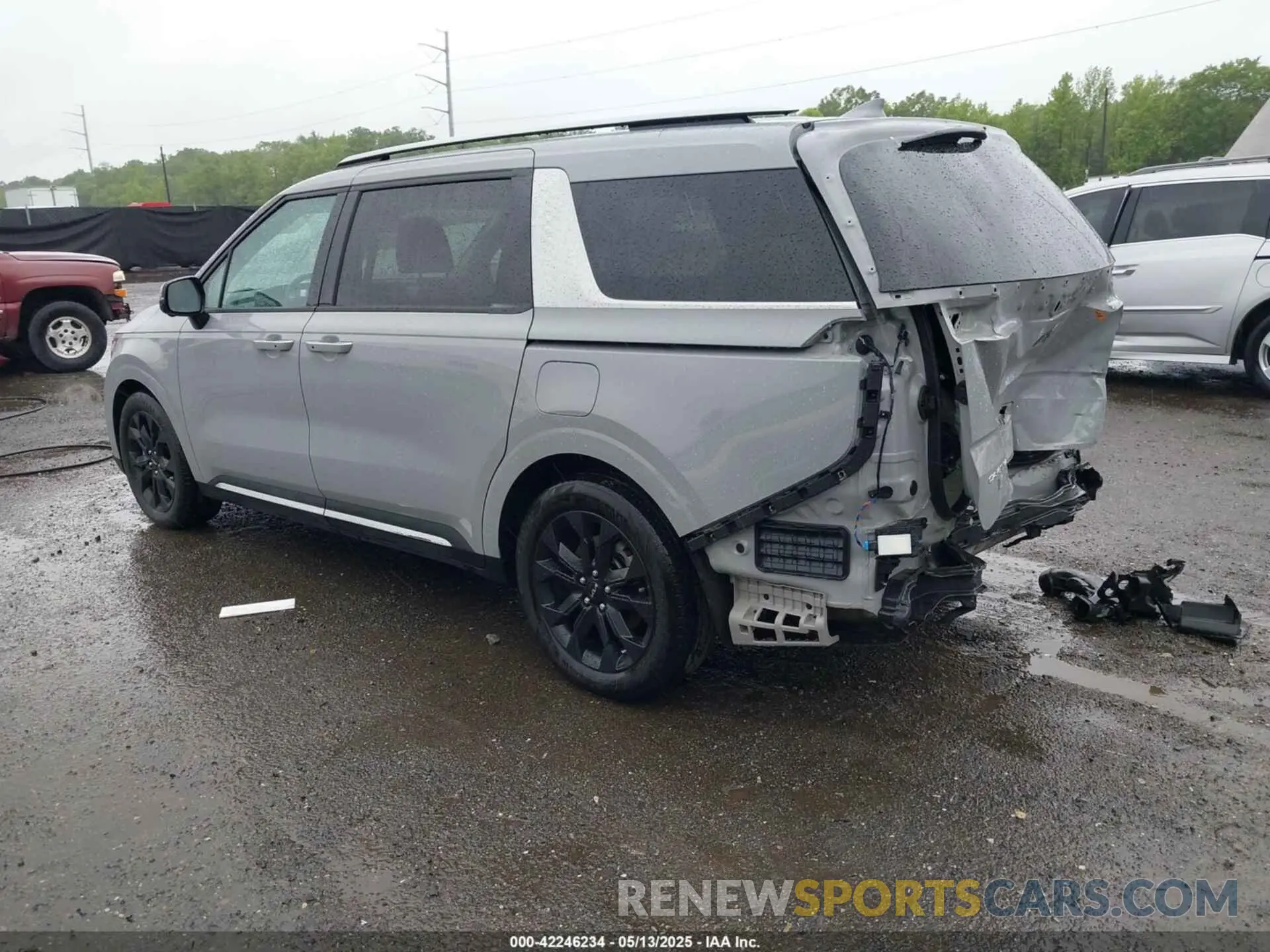 3 Photograph of a damaged car KNDNE5H37R6343711 KIA CARNIVAL MPV 2024