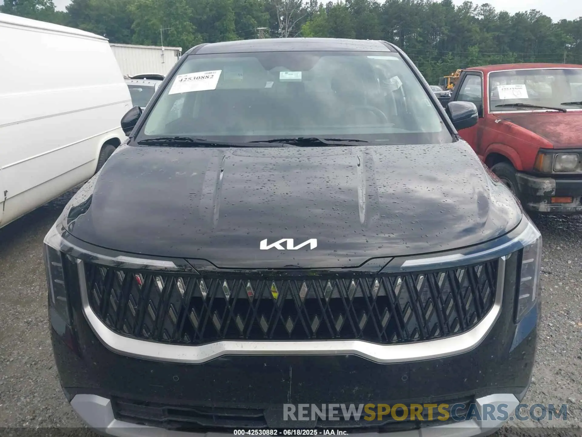 12 Photograph of a damaged car KNDNB5K33S6524084 KIA CARNIVAL MPV 2025