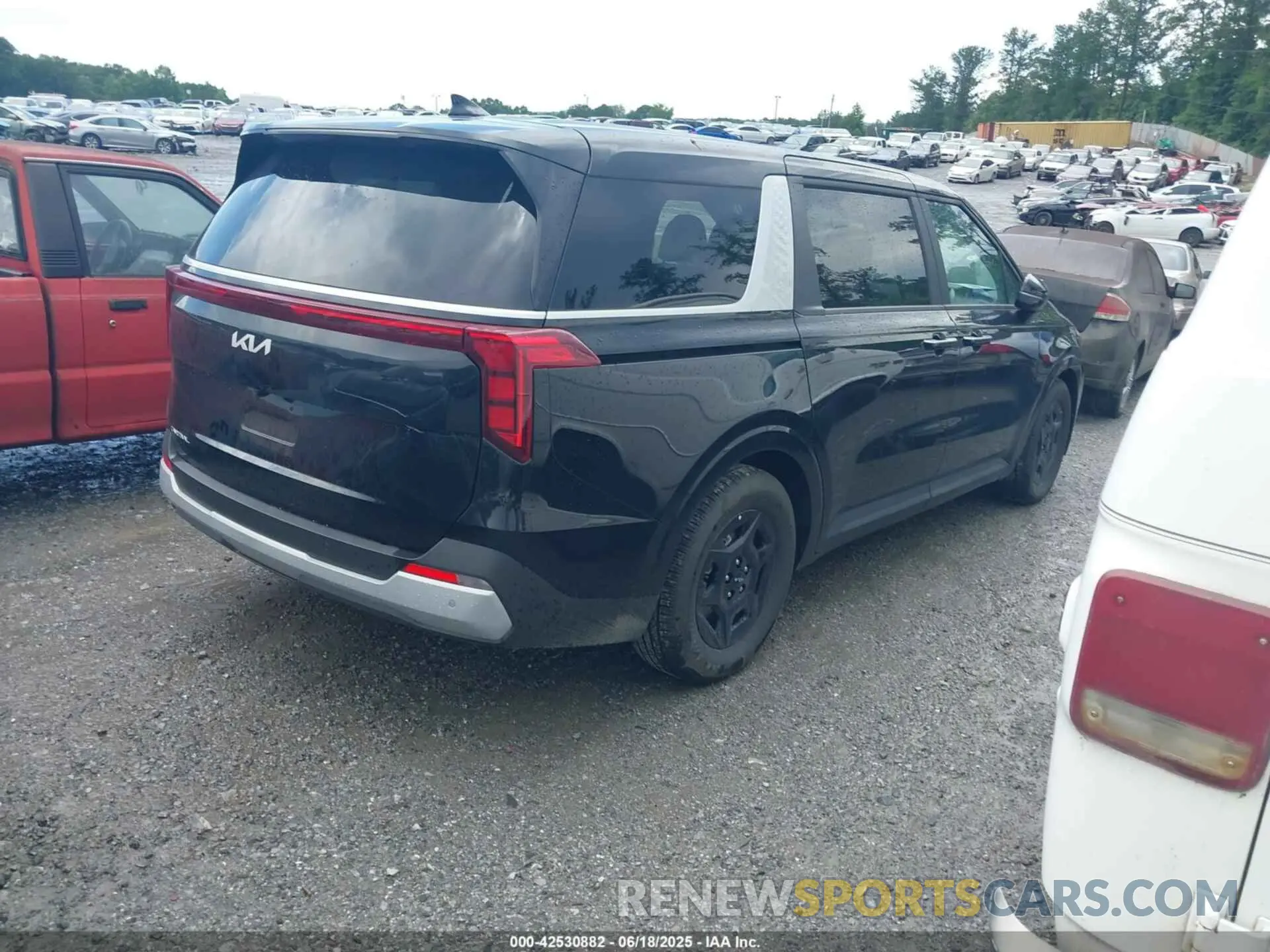 4 Photograph of a damaged car KNDNB5K33S6524084 KIA CARNIVAL MPV 2025