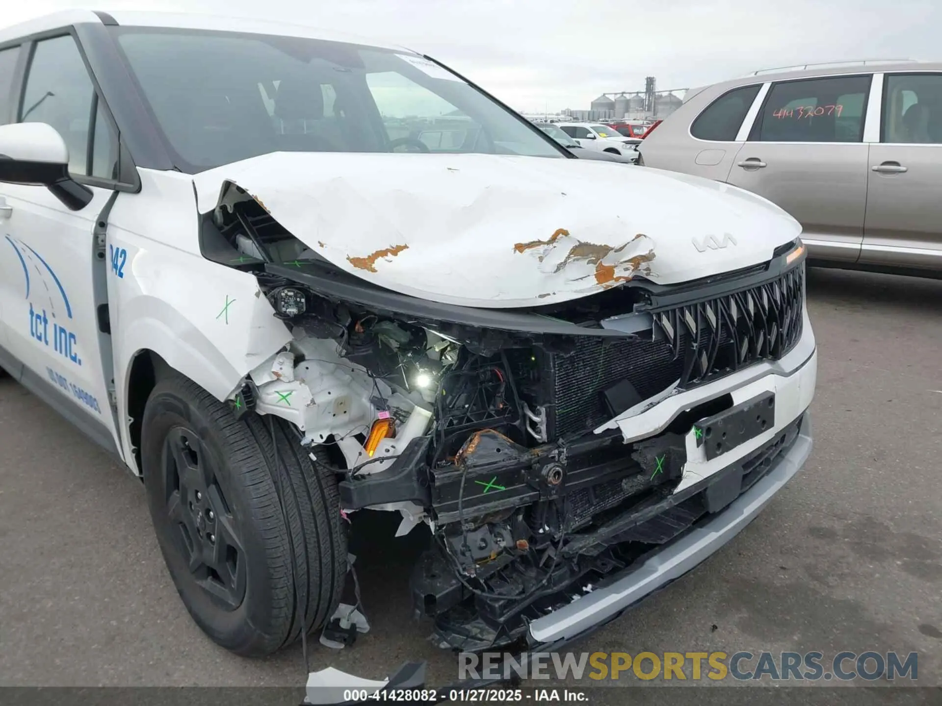 6 Фотография поврежденного автомобиля KNDNB5K36S6460462 KIA CARNIVAL MPV 2025