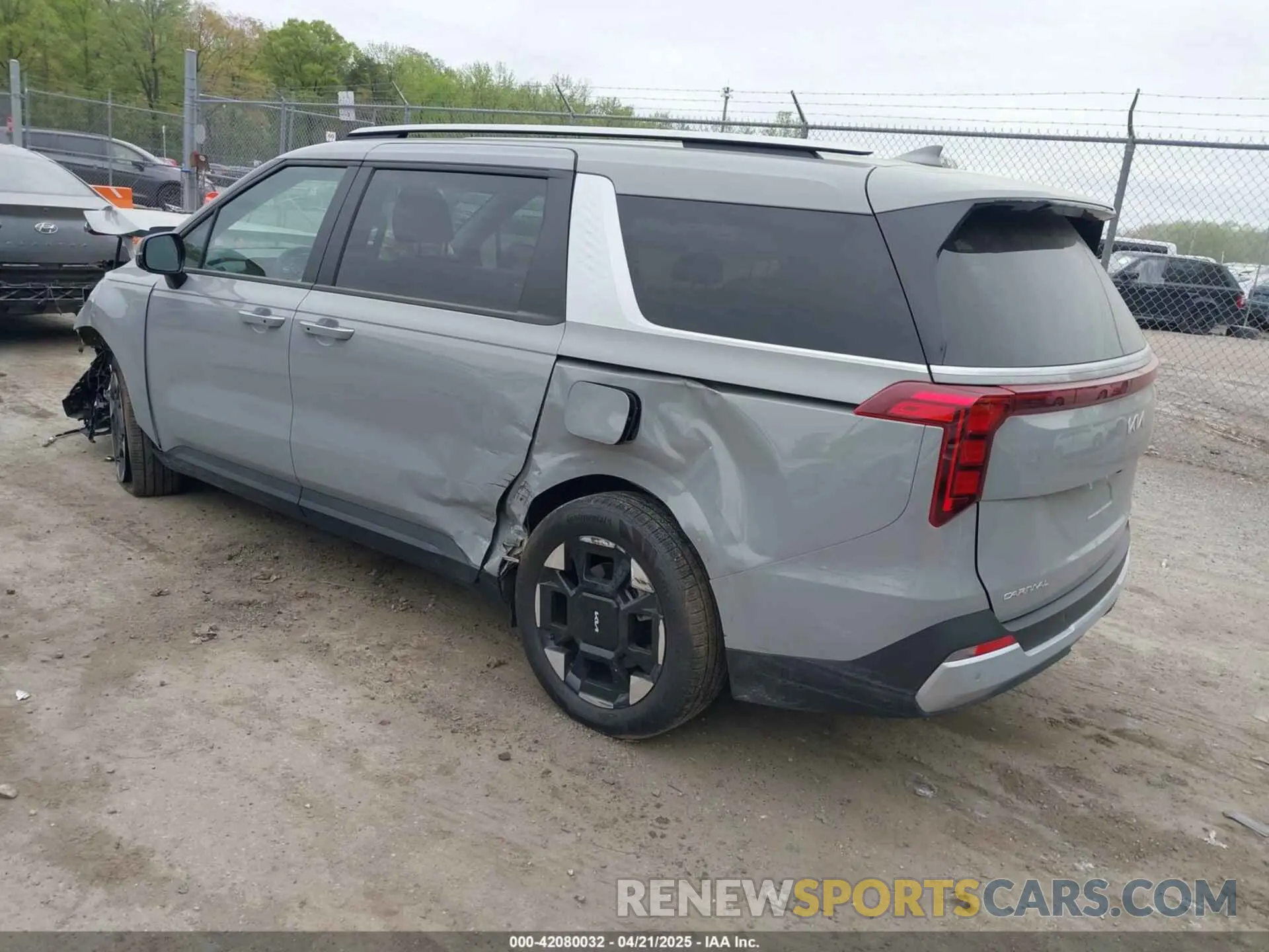 3 Фотография поврежденного автомобиля KNDNC5K33S6476292 KIA CARNIVAL MPV 2025