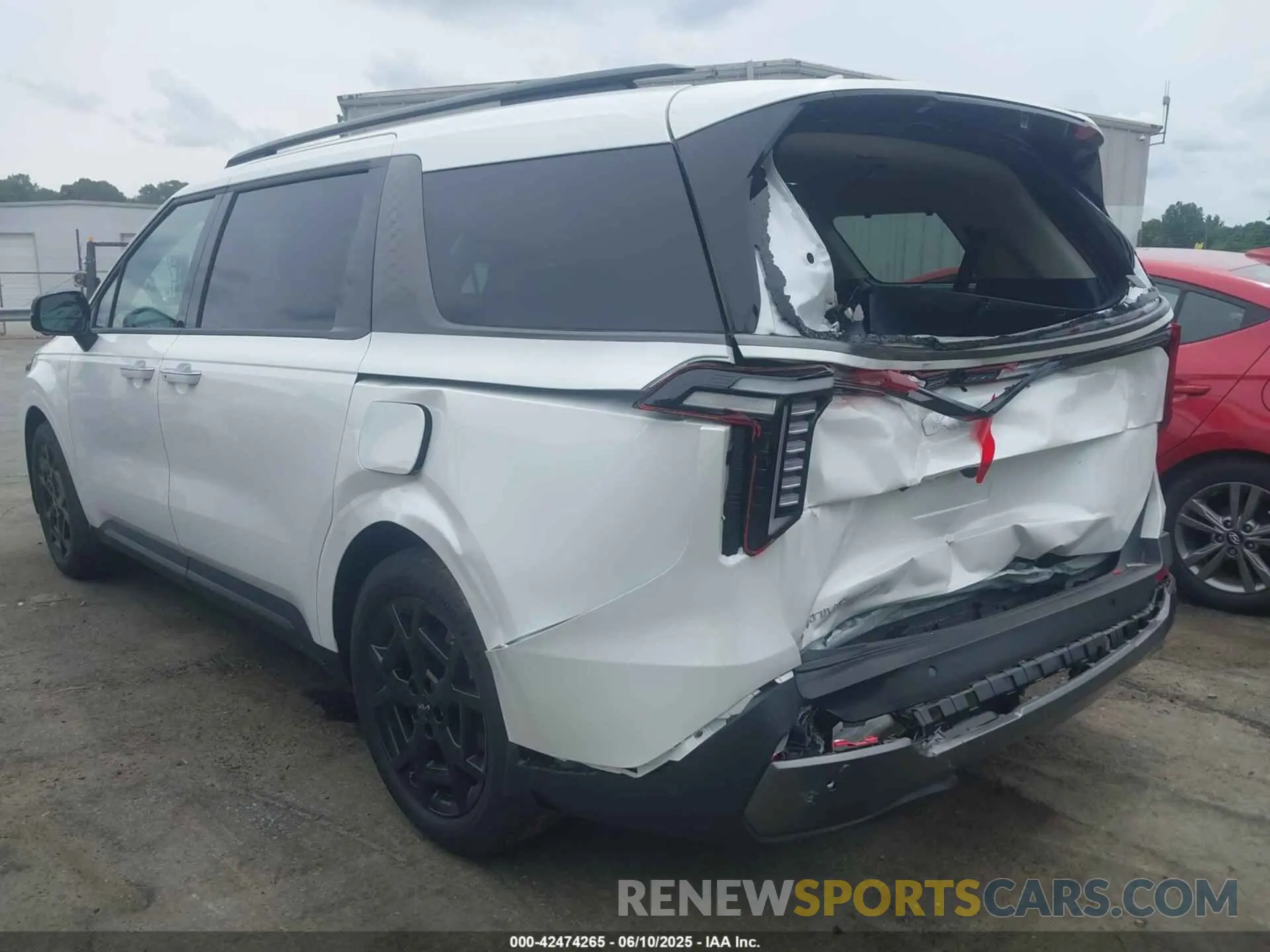 3 Photograph of a damaged car KNDNE5K31S6459145 KIA CARNIVAL MPV 2025