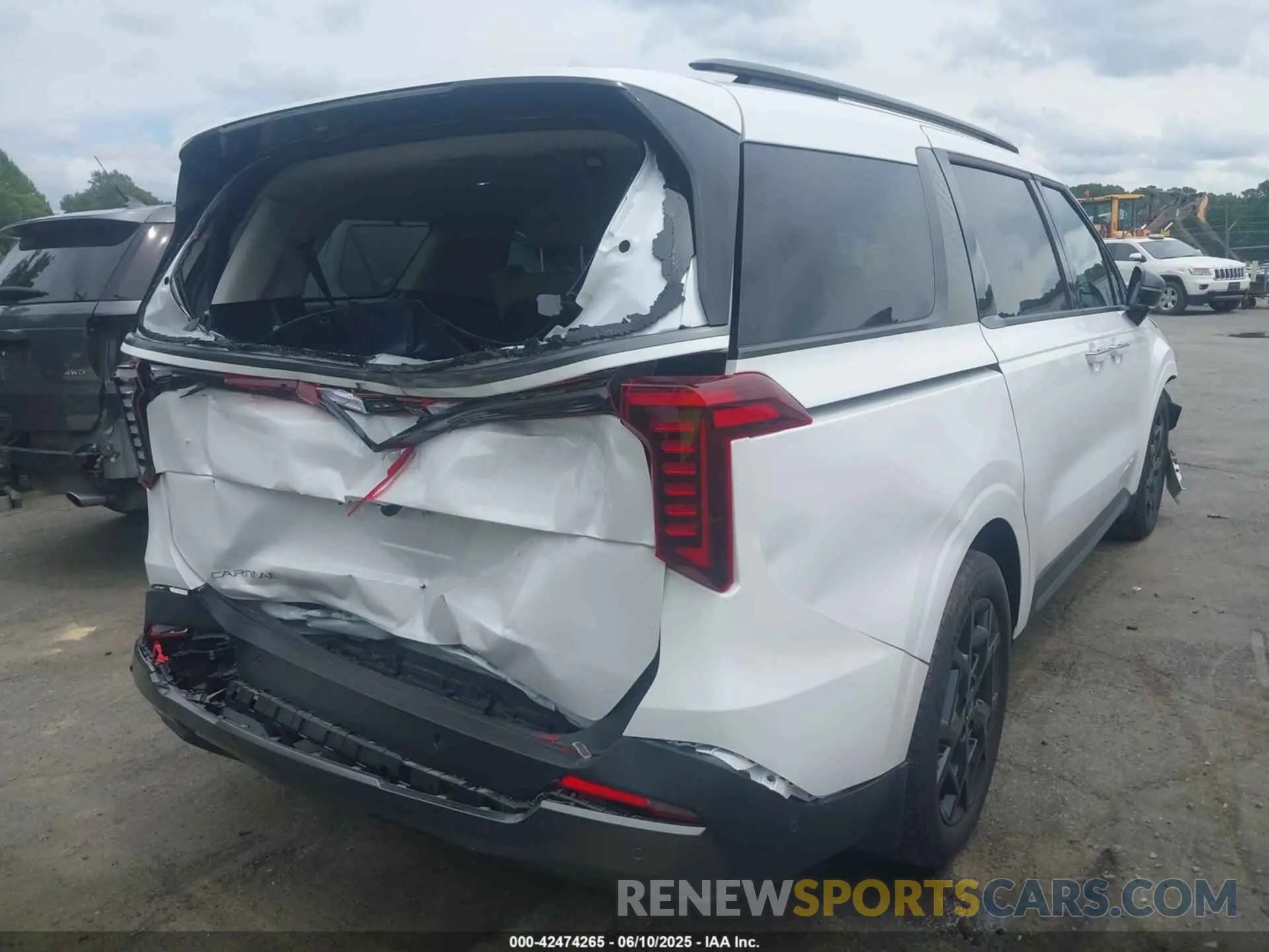 4 Photograph of a damaged car KNDNE5K31S6459145 KIA CARNIVAL MPV 2025