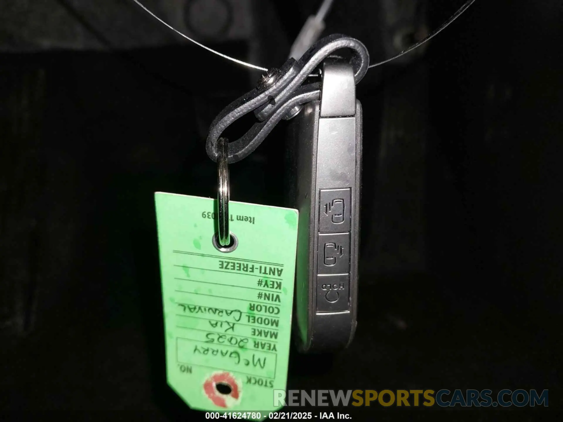 11 Фотография поврежденного автомобиля KNDNE5K33S6467800 KIA CARNIVAL MPV 2025