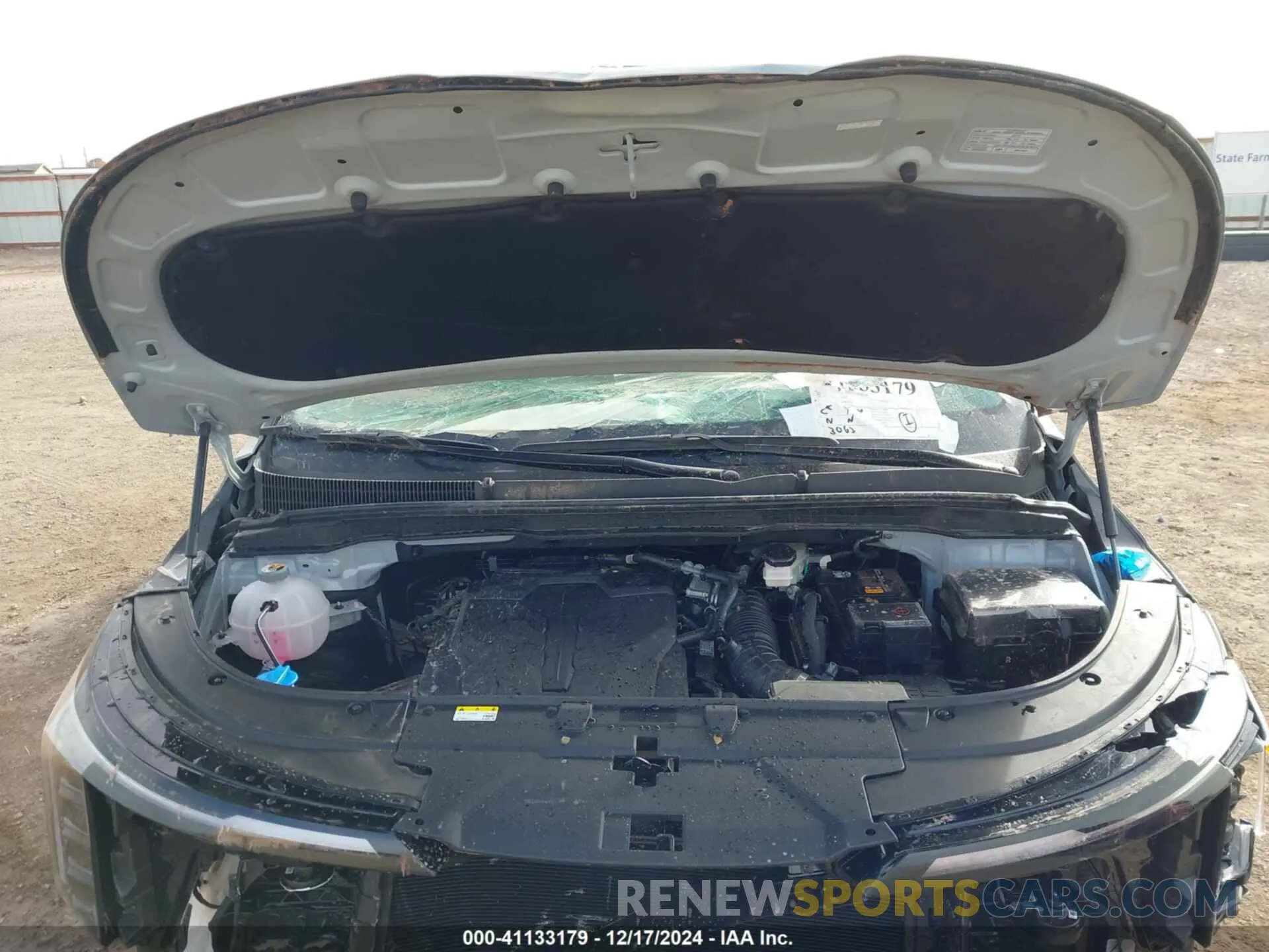 10 Photograph of a damaged car KNDNE5K33S6497315 KIA CARNIVAL MPV 2025