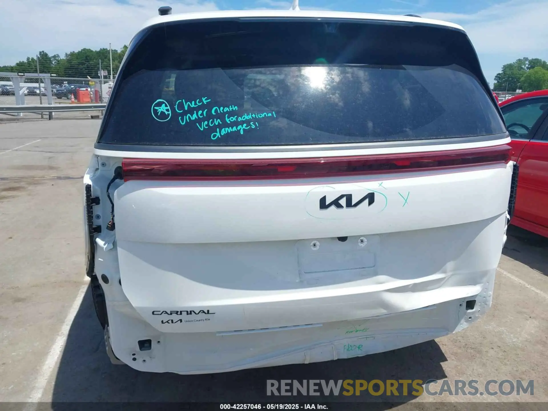6 Фотография поврежденного автомобиля KNDNE5K34S6492592 KIA CARNIVAL MPV 2025