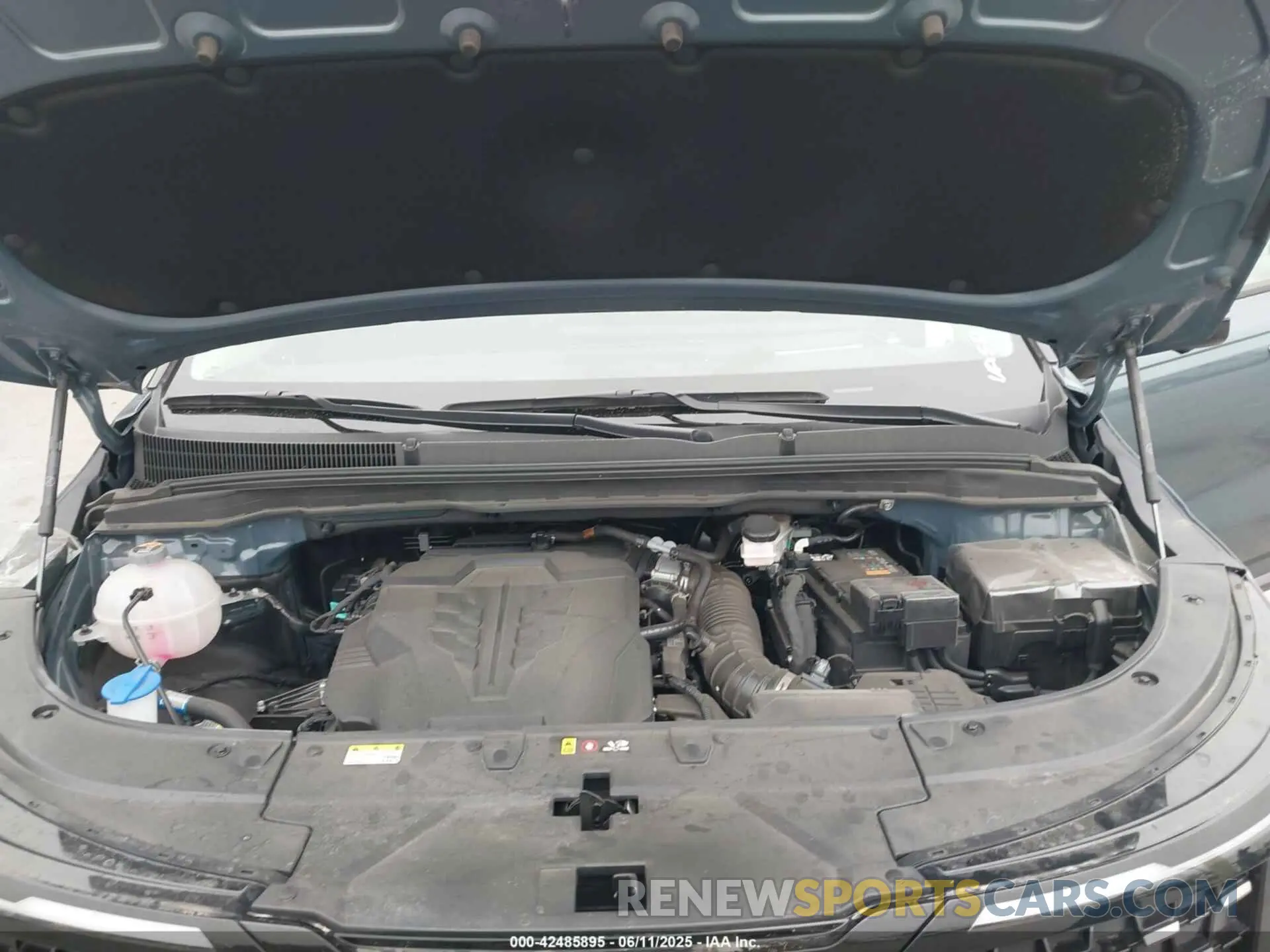 10 Photograph of a damaged car KNDNE5K37S6458548 KIA CARNIVAL MPV 2025