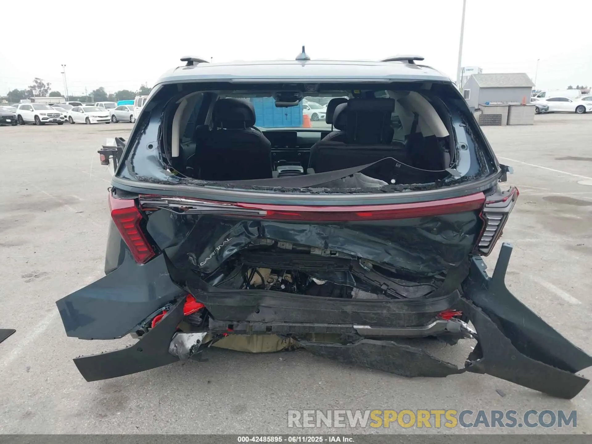 12 Photograph of a damaged car KNDNE5K37S6458548 KIA CARNIVAL MPV 2025