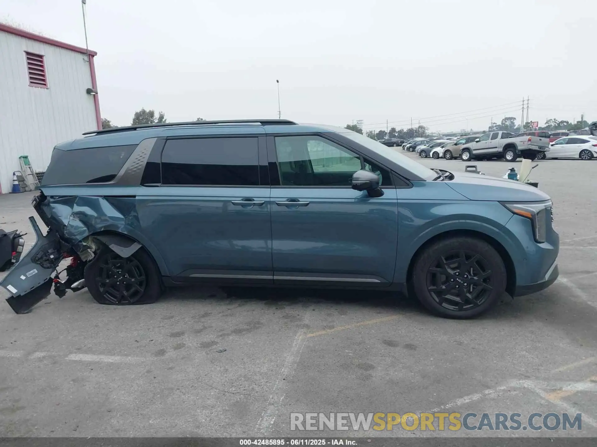 14 Photograph of a damaged car KNDNE5K37S6458548 KIA CARNIVAL MPV 2025