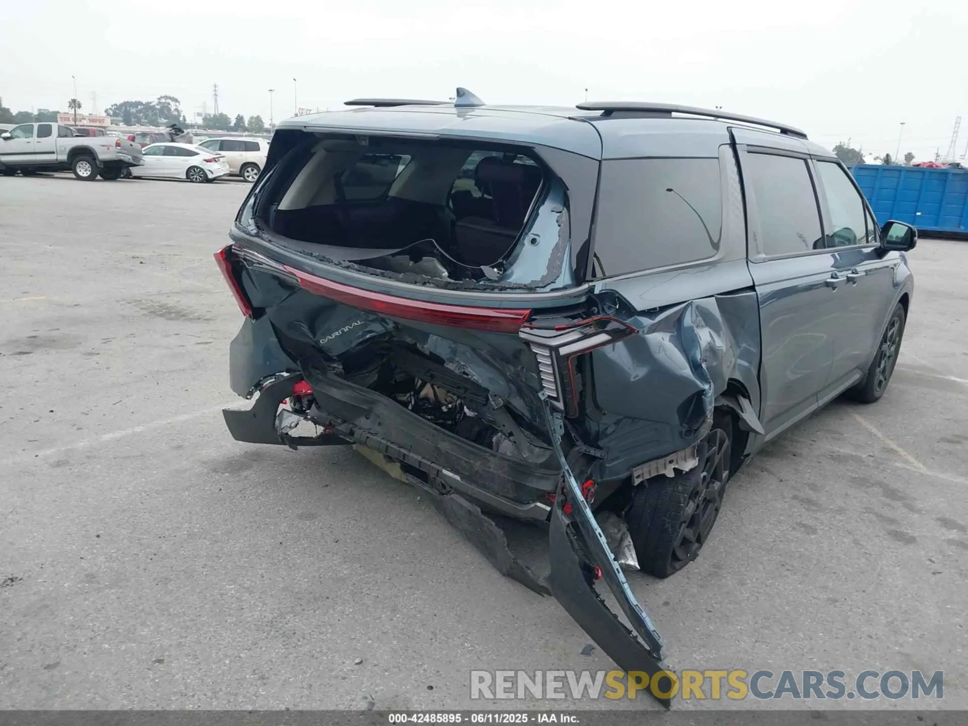 4 Photograph of a damaged car KNDNE5K37S6458548 KIA CARNIVAL MPV 2025
