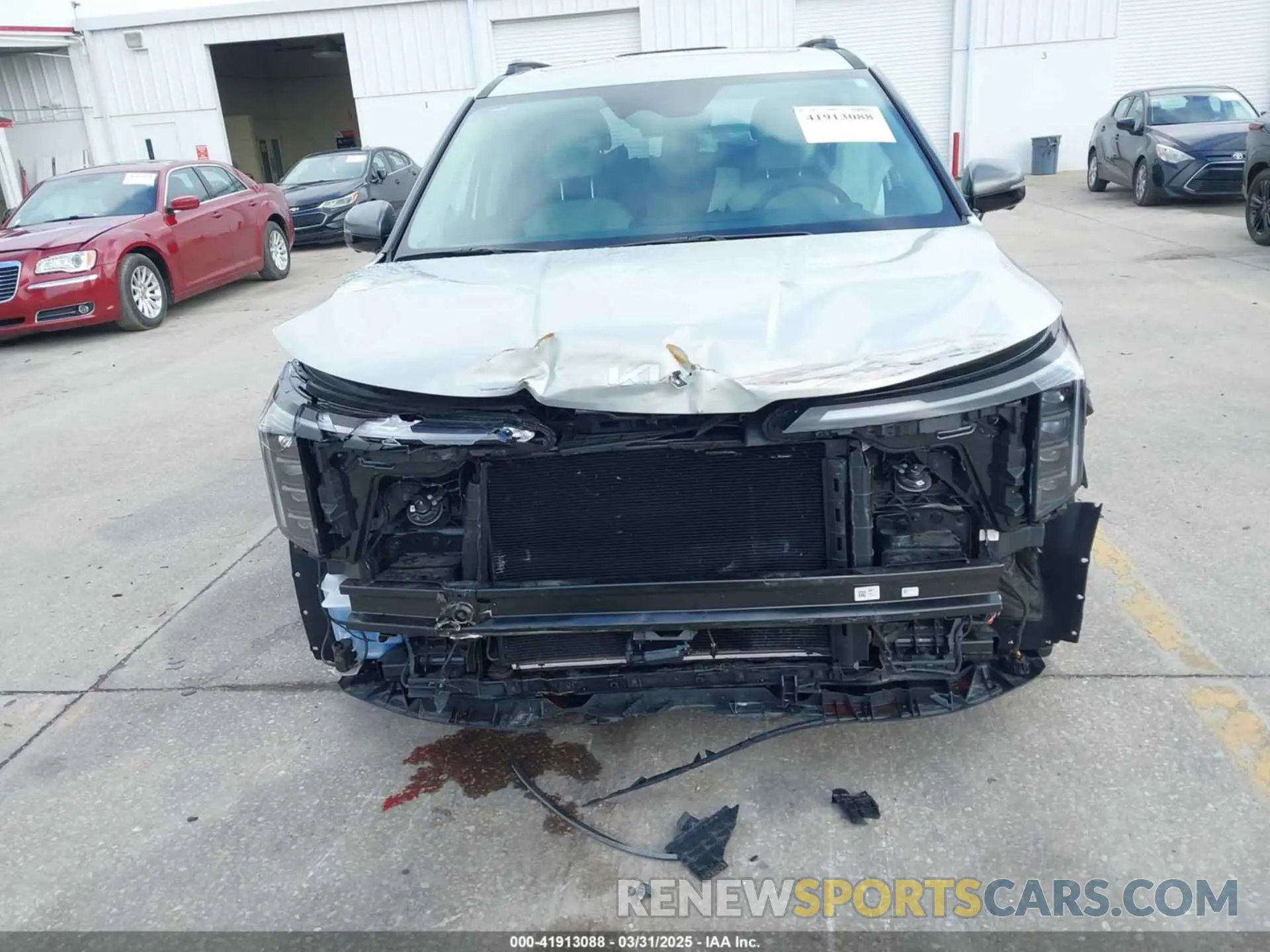 12 Фотография поврежденного автомобиля KNDNE5K38S6462298 KIA CARNIVAL MPV 2025