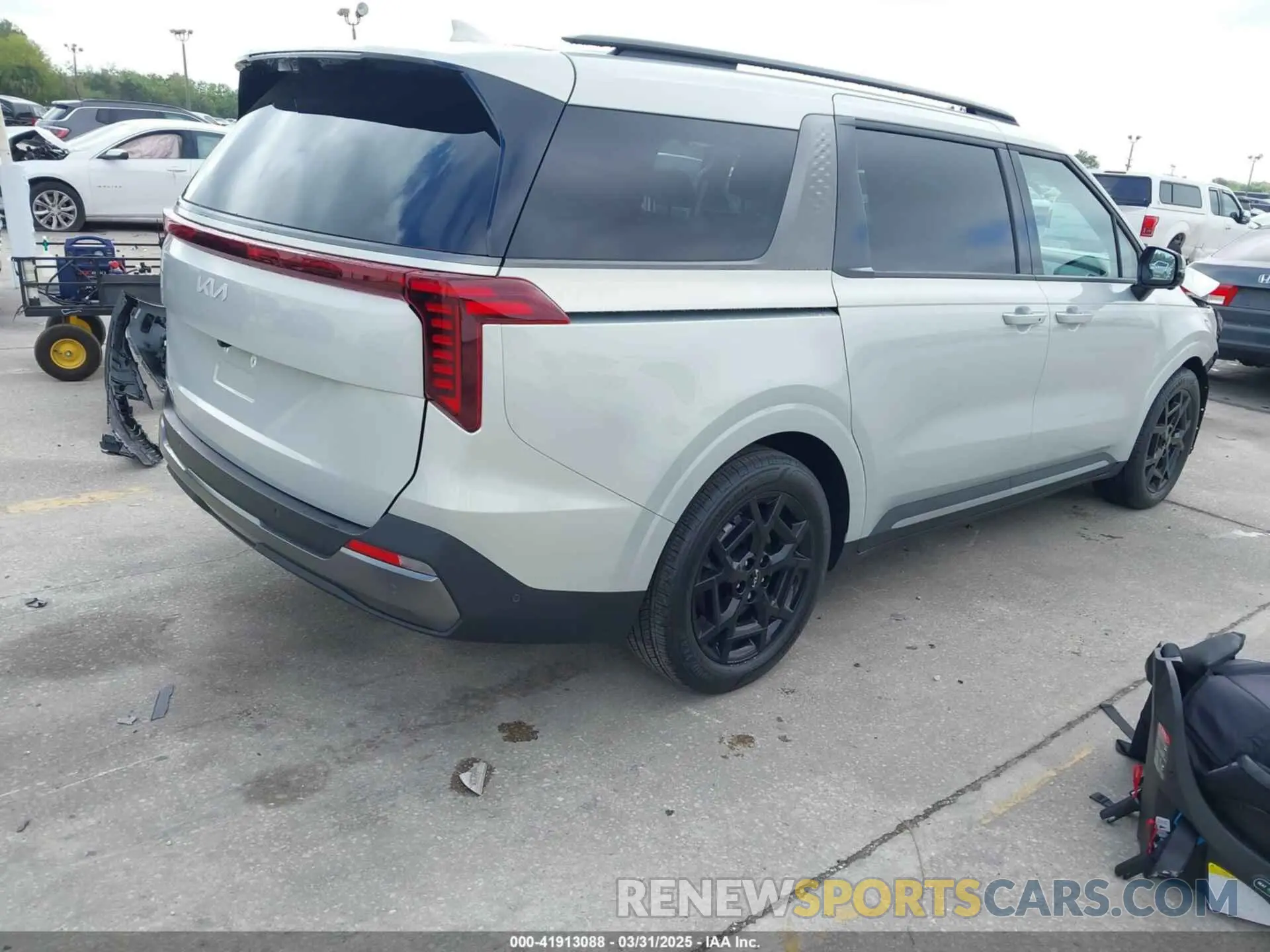 4 Фотография поврежденного автомобиля KNDNE5K38S6462298 KIA CARNIVAL MPV 2025