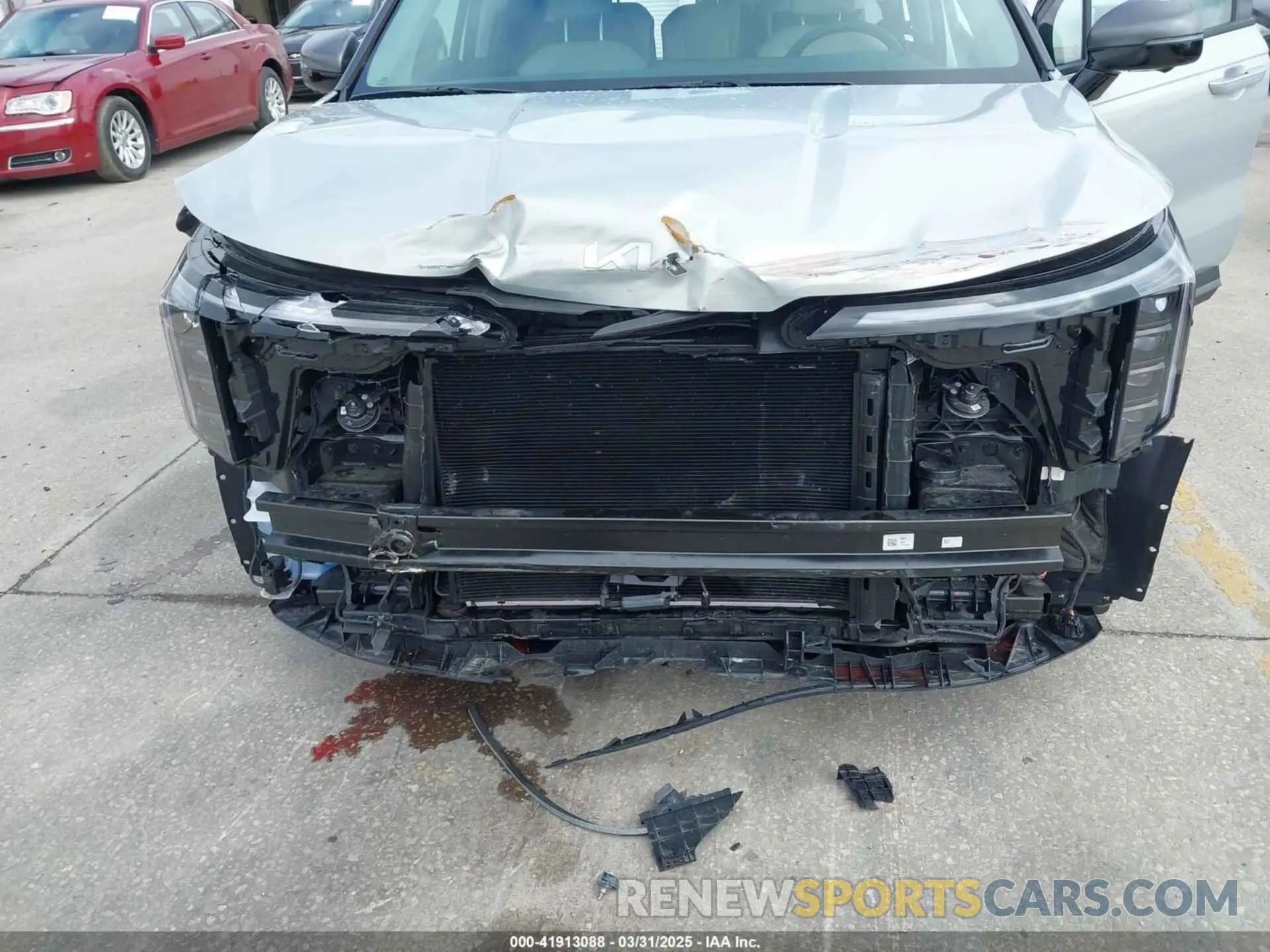 6 Фотография поврежденного автомобиля KNDNE5K38S6462298 KIA CARNIVAL MPV 2025