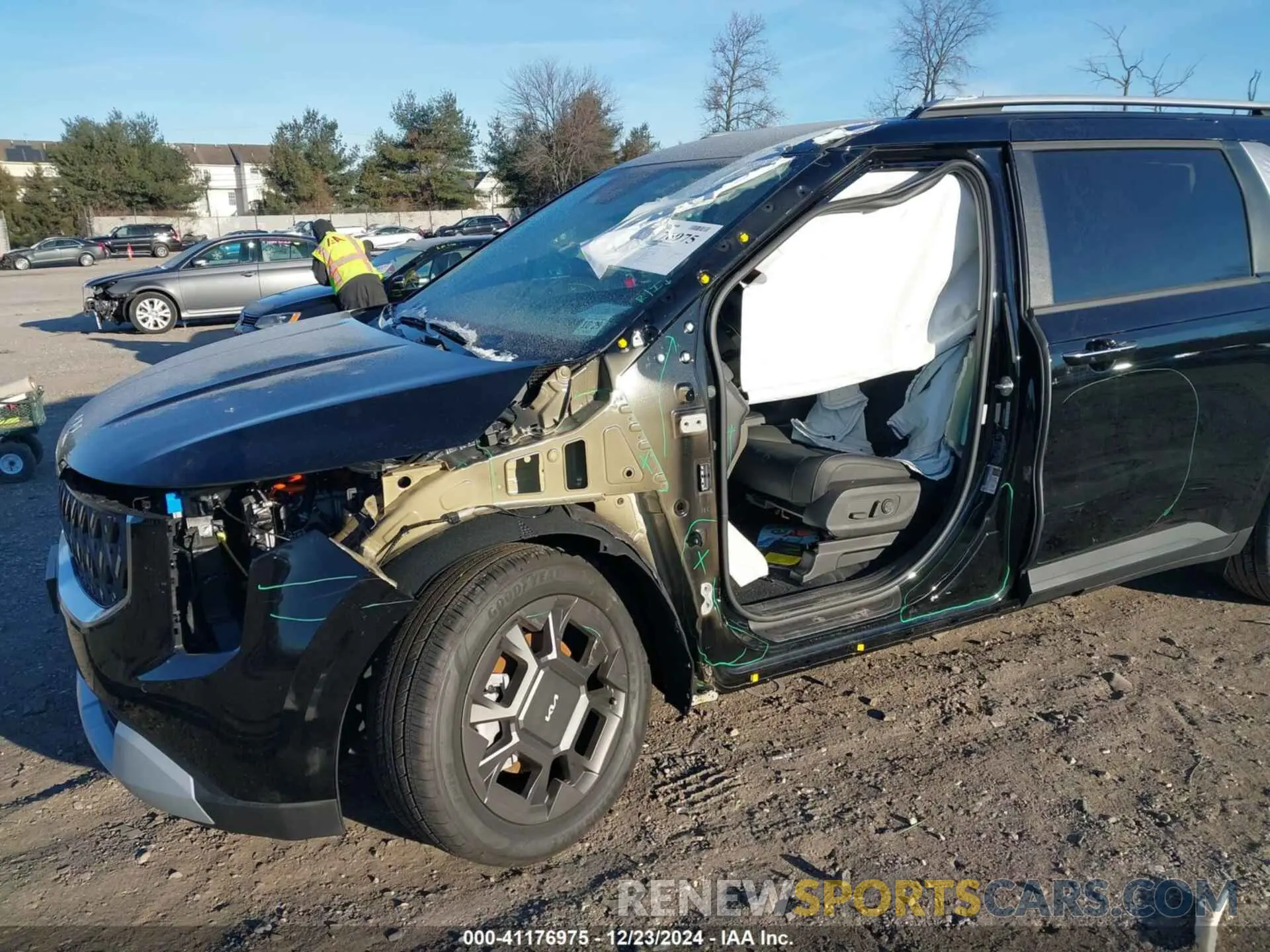 6 Фотография поврежденного автомобиля KNDNC5KA1S6033881 KIA CARNIVAL MPV HYBRID 2025