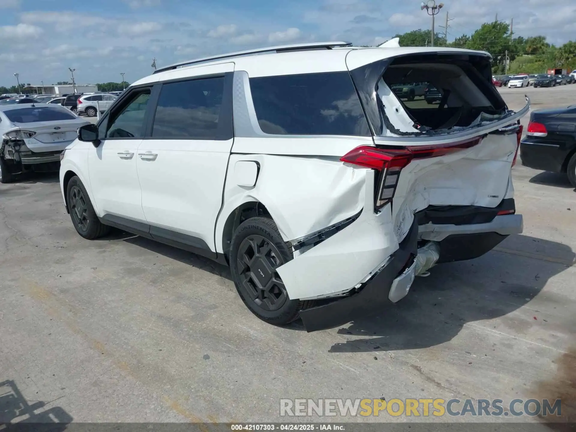 3 Photograph of a damaged car KNDNC5KA7S6051947 KIA CARNIVAL MPV HYBRID 2025