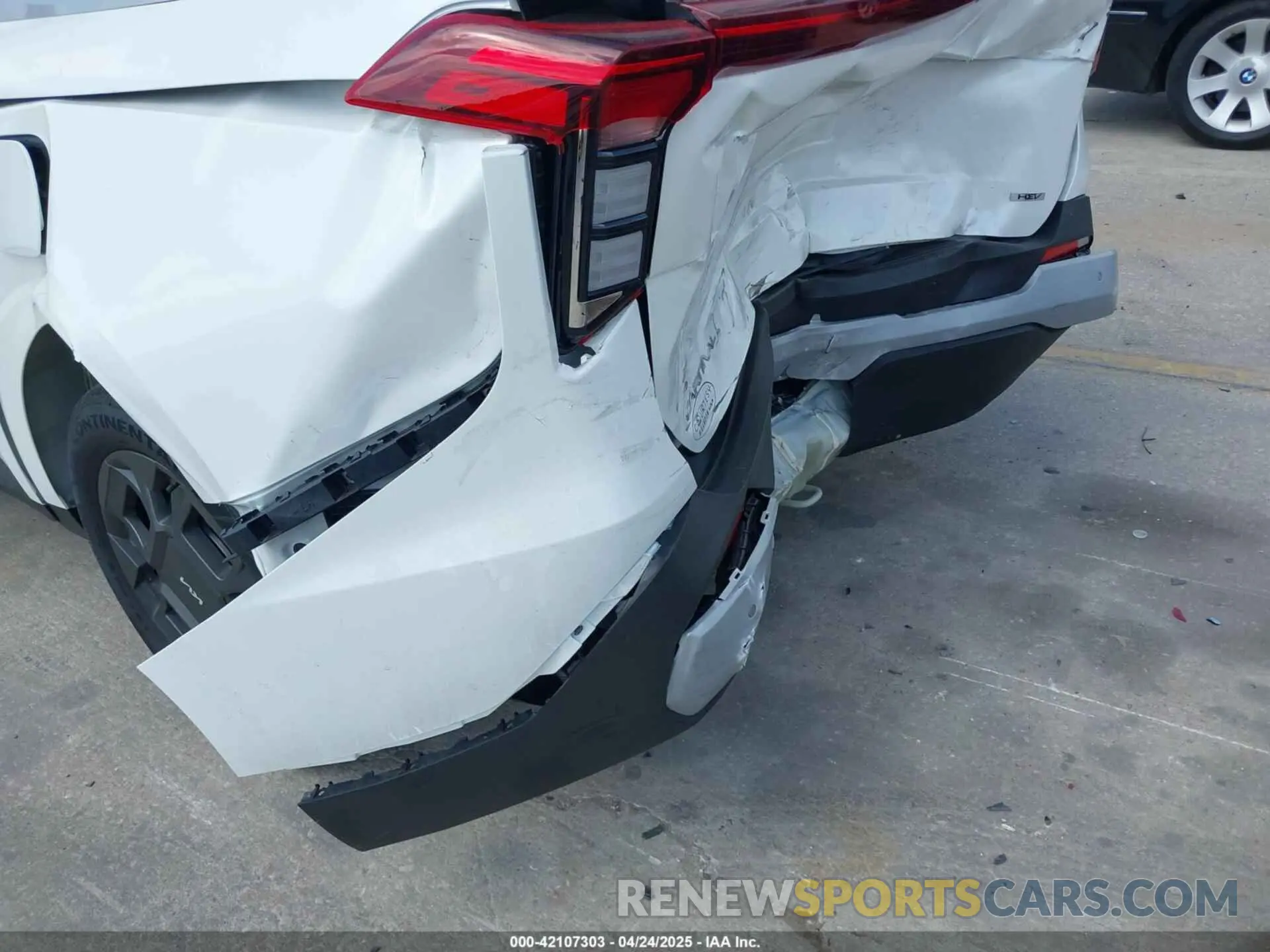 6 Photograph of a damaged car KNDNC5KA7S6051947 KIA CARNIVAL MPV HYBRID 2025