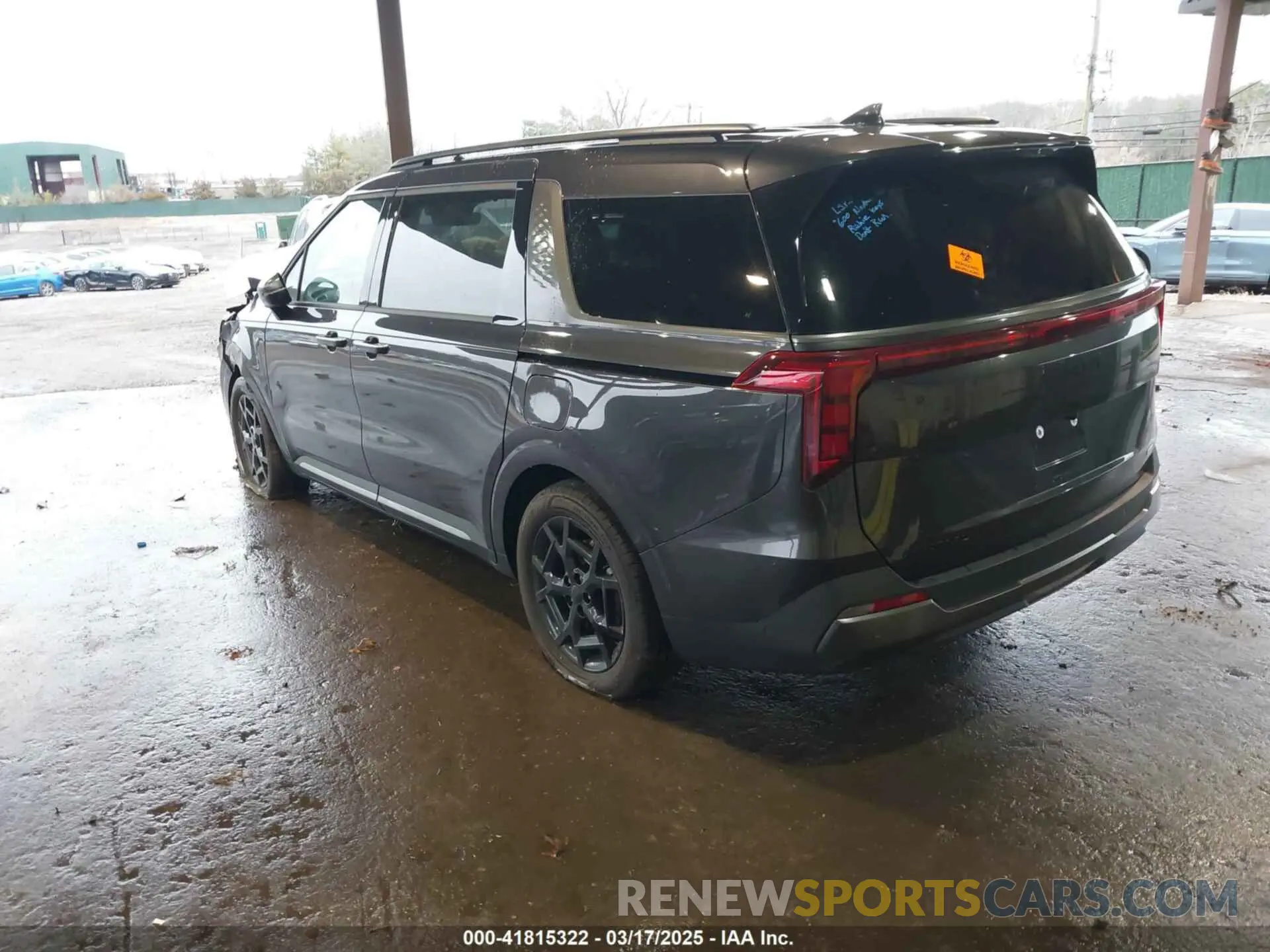 3 Фотография поврежденного автомобиля KNDNE5KA4S6033593 KIA CARNIVAL MPV HYBRID 2025