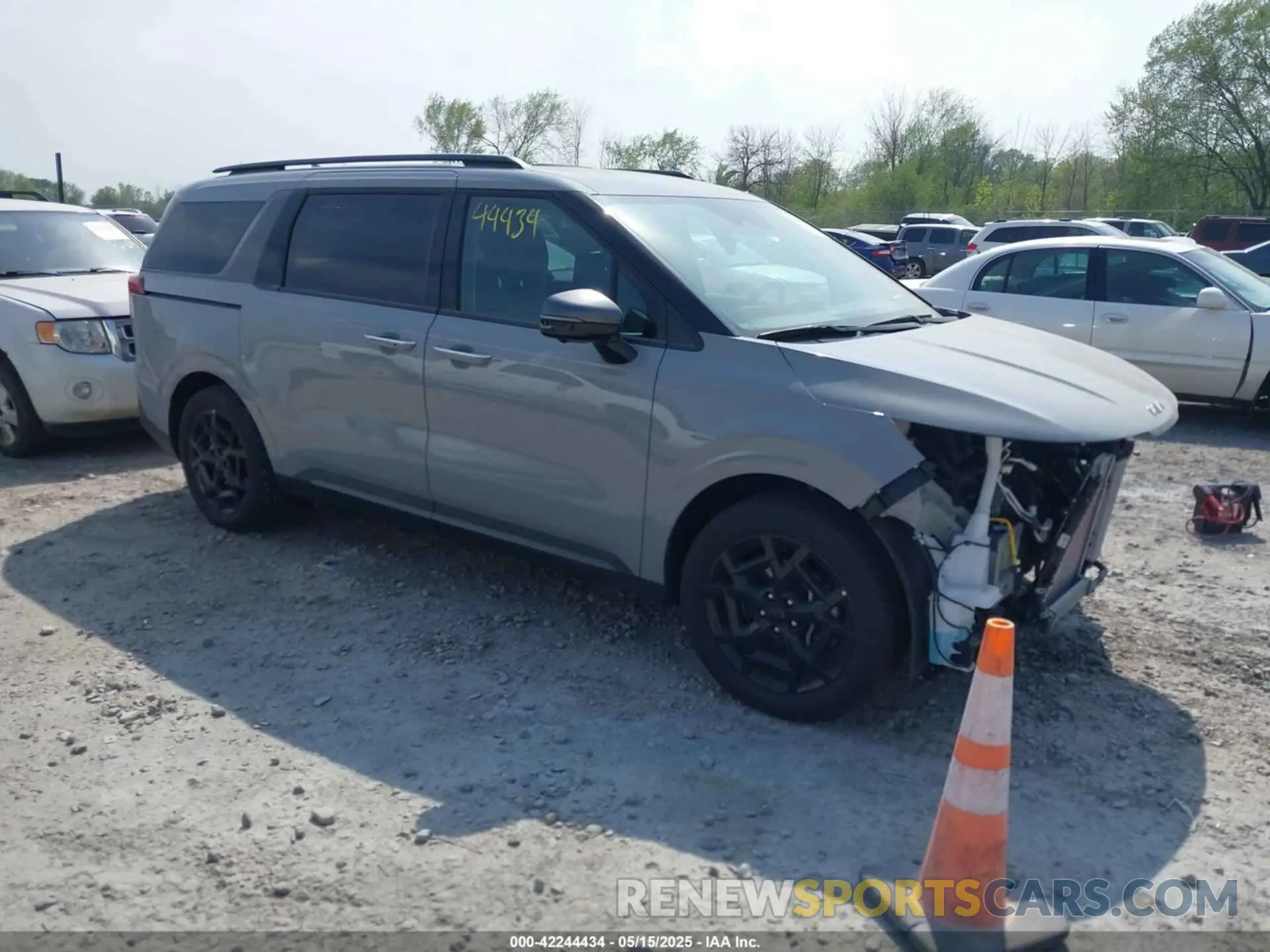 1 Photograph of a damaged car KNDNE5KA8S6042829 KIA CARNIVAL MPV HYBRID 2025