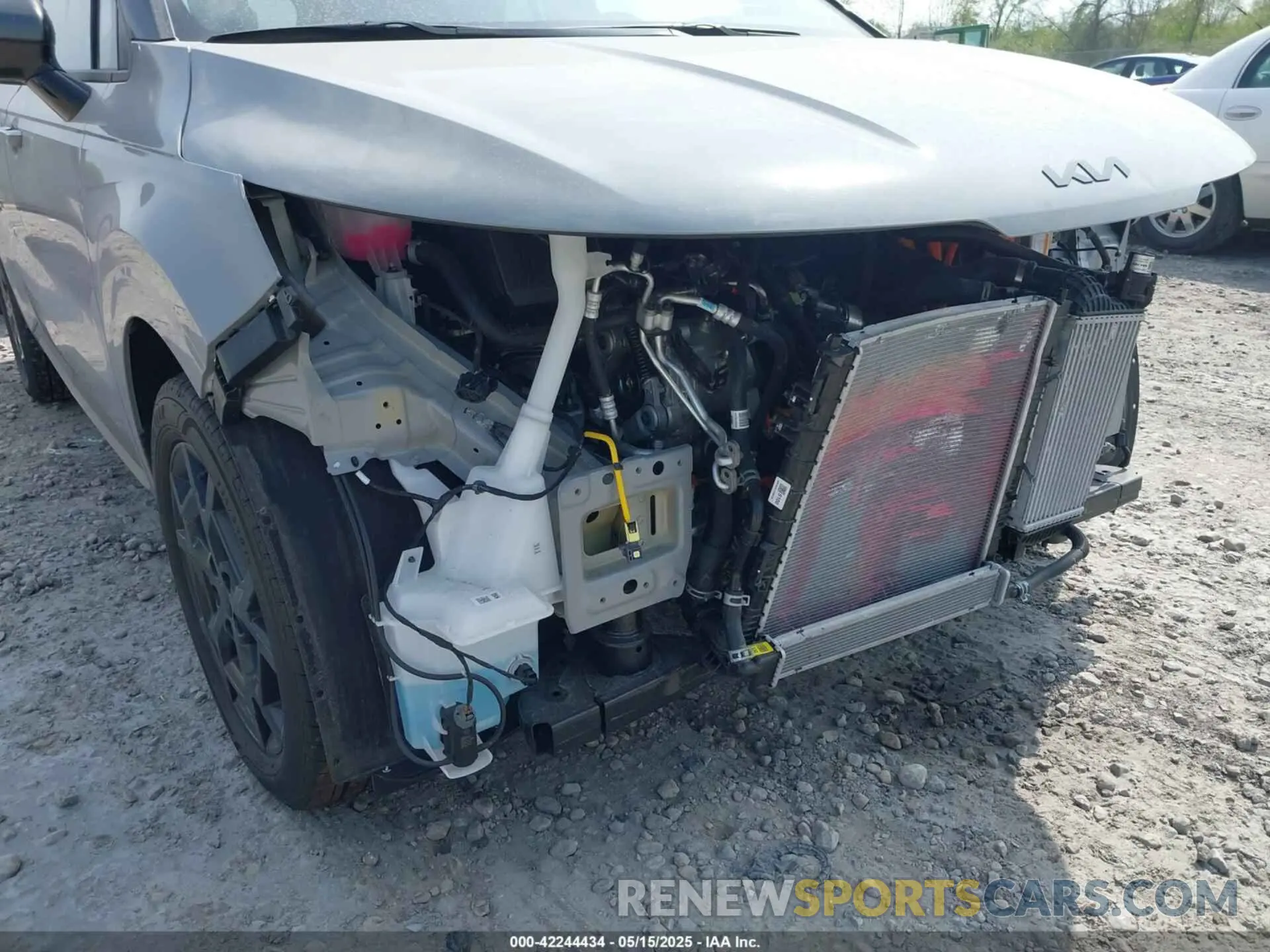 17 Photograph of a damaged car KNDNE5KA8S6042829 KIA CARNIVAL MPV HYBRID 2025
