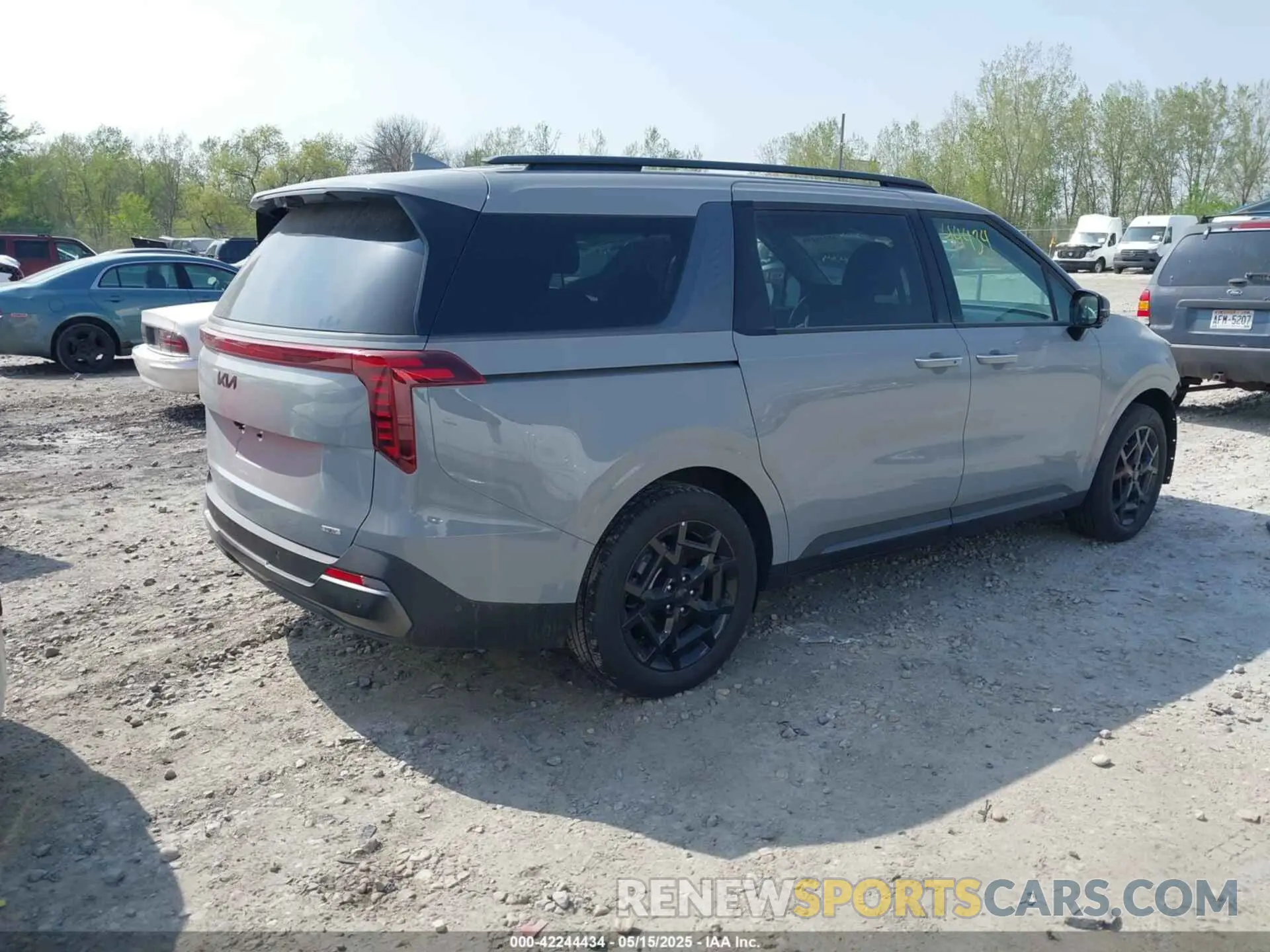 4 Photograph of a damaged car KNDNE5KA8S6042829 KIA CARNIVAL MPV HYBRID 2025