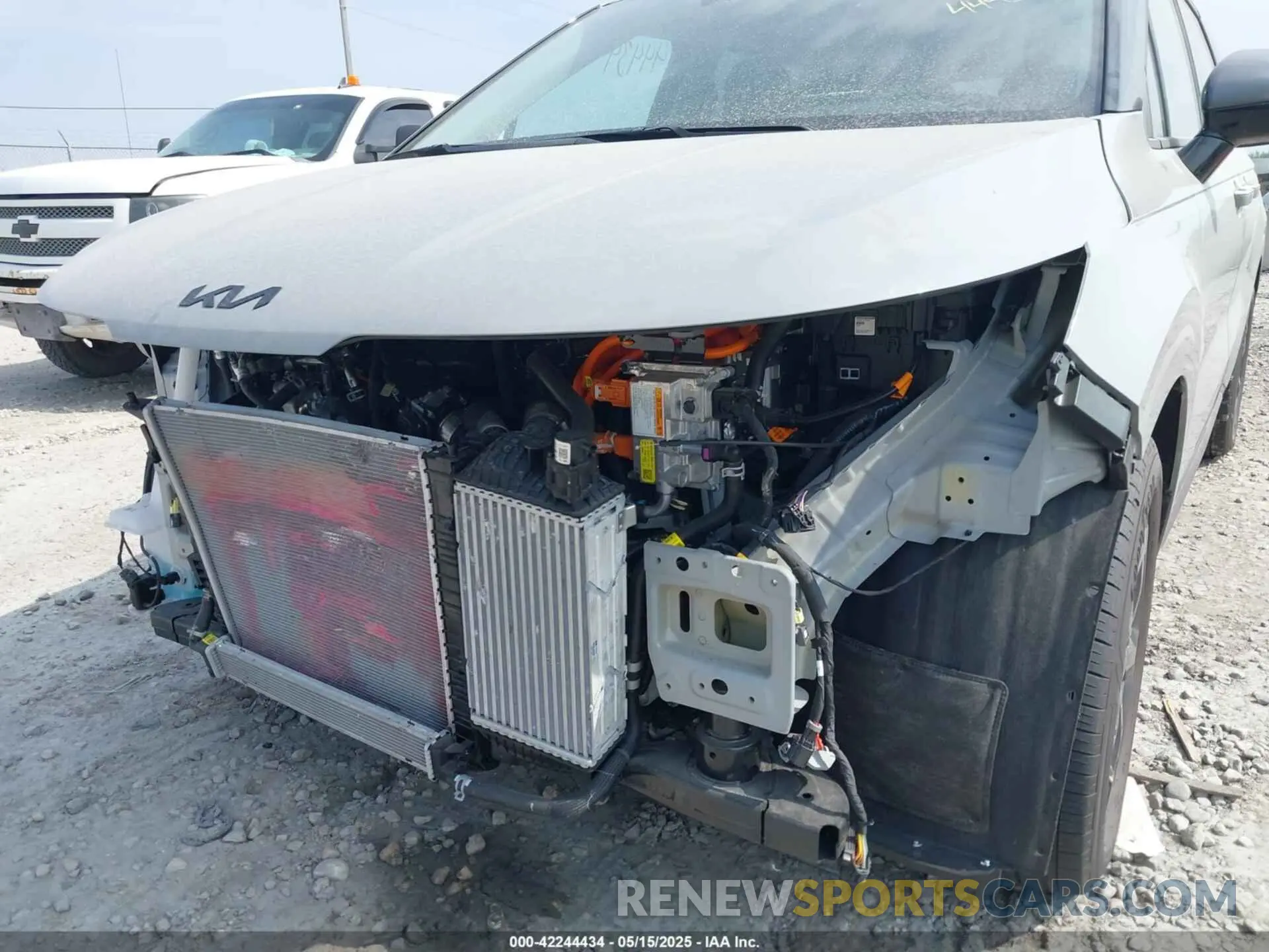 6 Photograph of a damaged car KNDNE5KA8S6042829 KIA CARNIVAL MPV HYBRID 2025