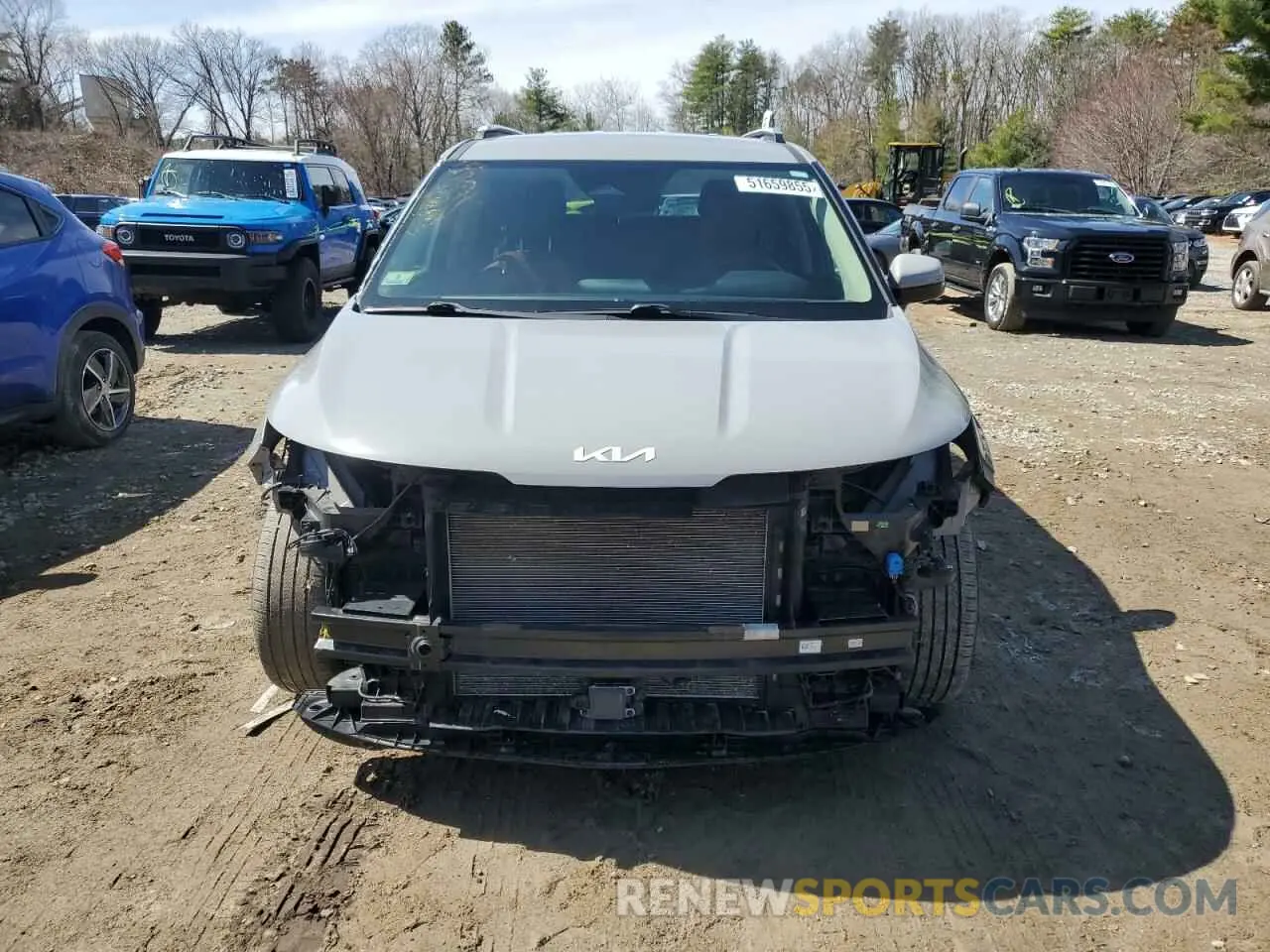 5 Photograph of a damaged car KNDNE5H30N6062019 KIA CARNIVAL S 2022