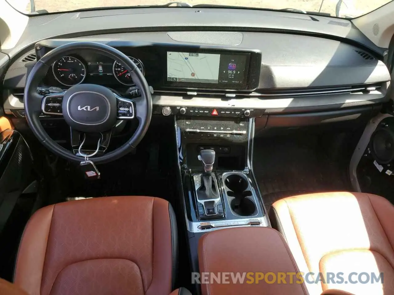 8 Photograph of a damaged car KNDNE5H30N6062019 KIA CARNIVAL S 2022