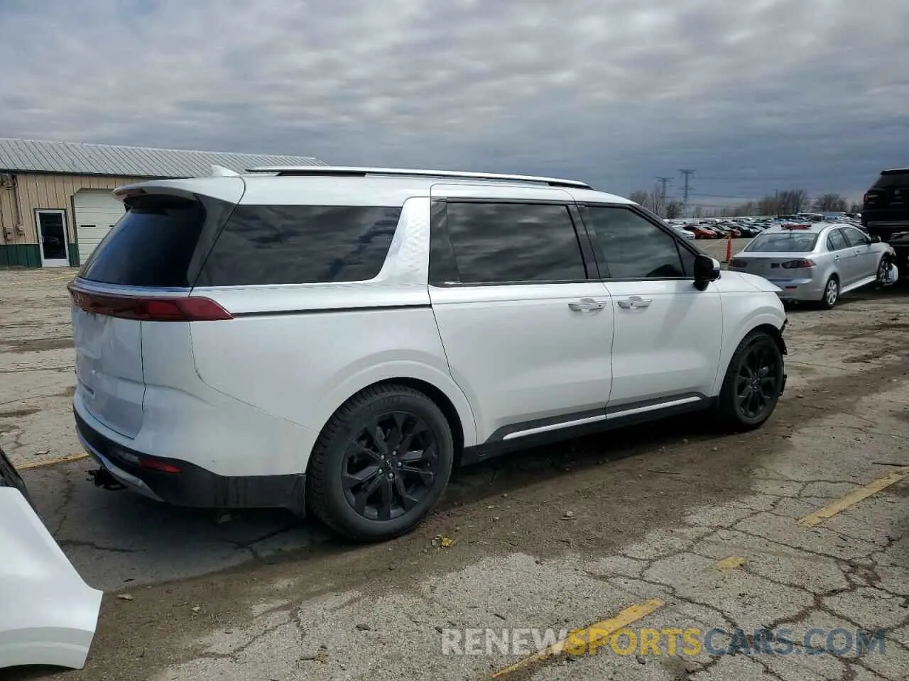 3 Photograph of a damaged car KNDNE5H30N6126916 KIA CARNIVAL S 2022