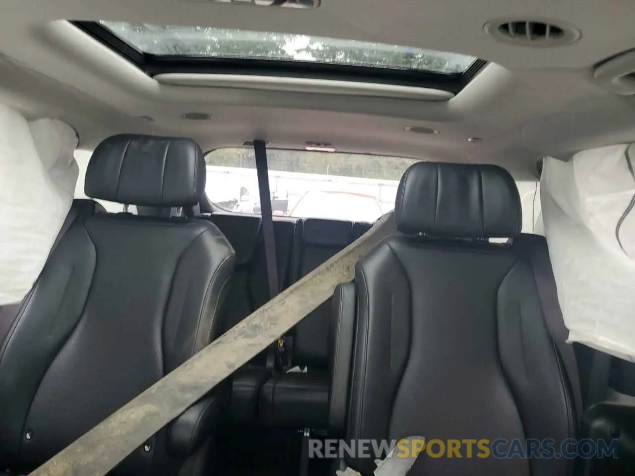 10 Photograph of a damaged car KNDNE5H36N6108081 KIA CARNIVAL S 2022