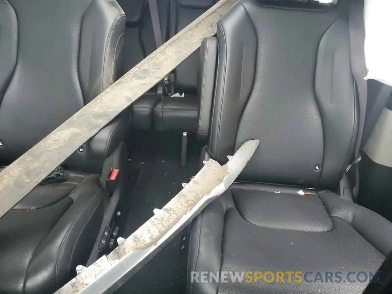 11 Photograph of a damaged car KNDNE5H36N6108081 KIA CARNIVAL S 2022