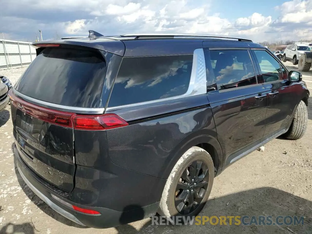 3 Photograph of a damaged car KNDNE5H3XN6071780 KIA CARNIVAL S 2022