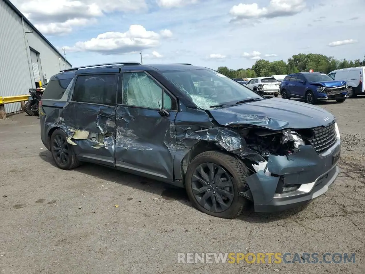 4 Photograph of a damaged car KNDNE5H31P6236392 KIA CARNIVAL S 2023