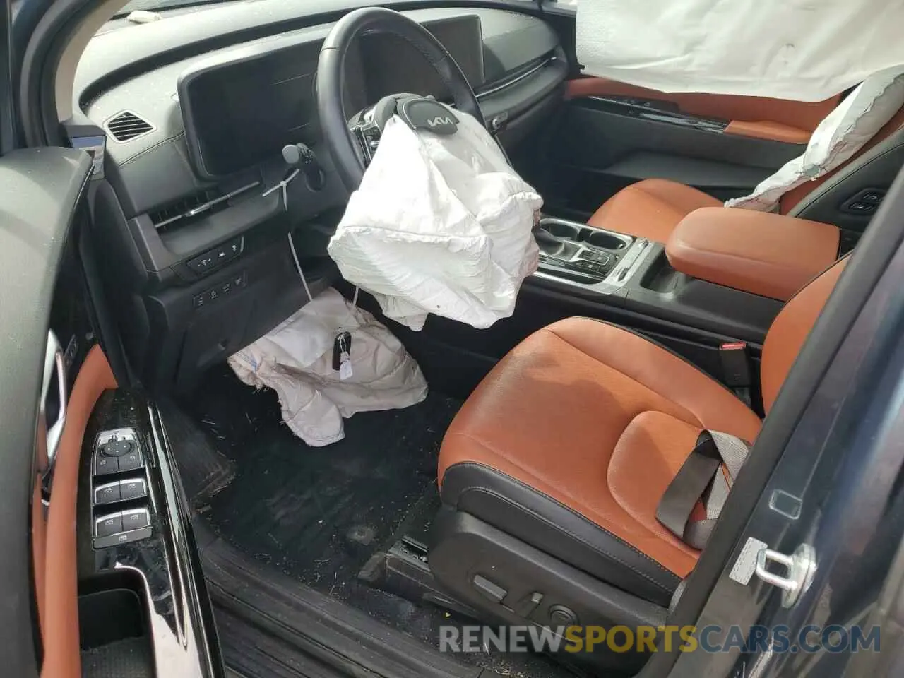 8 Photograph of a damaged car KNDNE5H31P6236392 KIA CARNIVAL S 2023