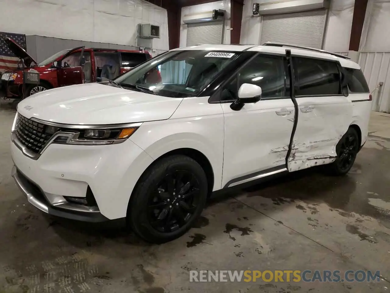 1 Photograph of a damaged car KNDNE5H35P6215786 KIA CARNIVAL S 2023