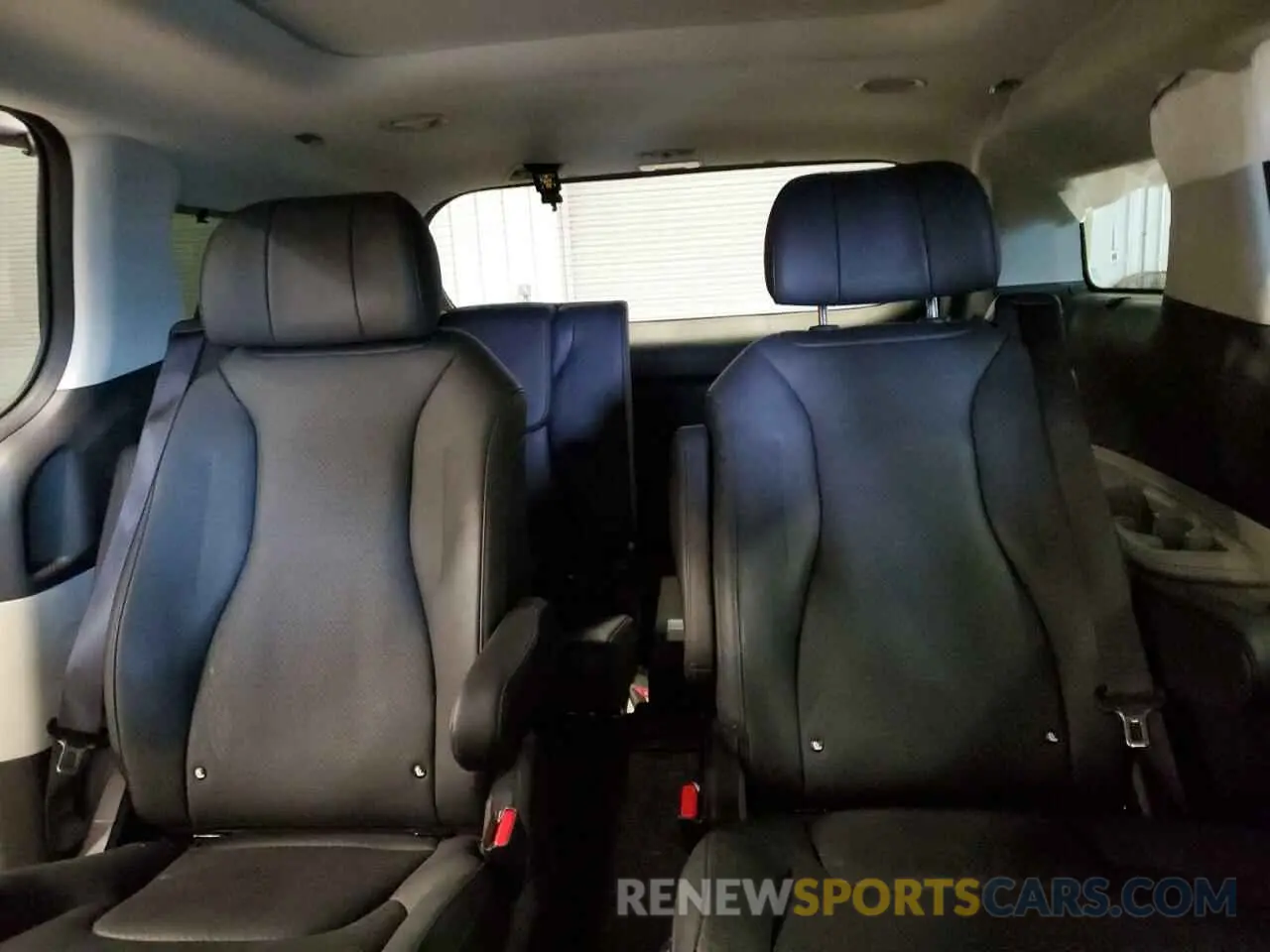 10 Photograph of a damaged car KNDNE5H35P6215786 KIA CARNIVAL S 2023